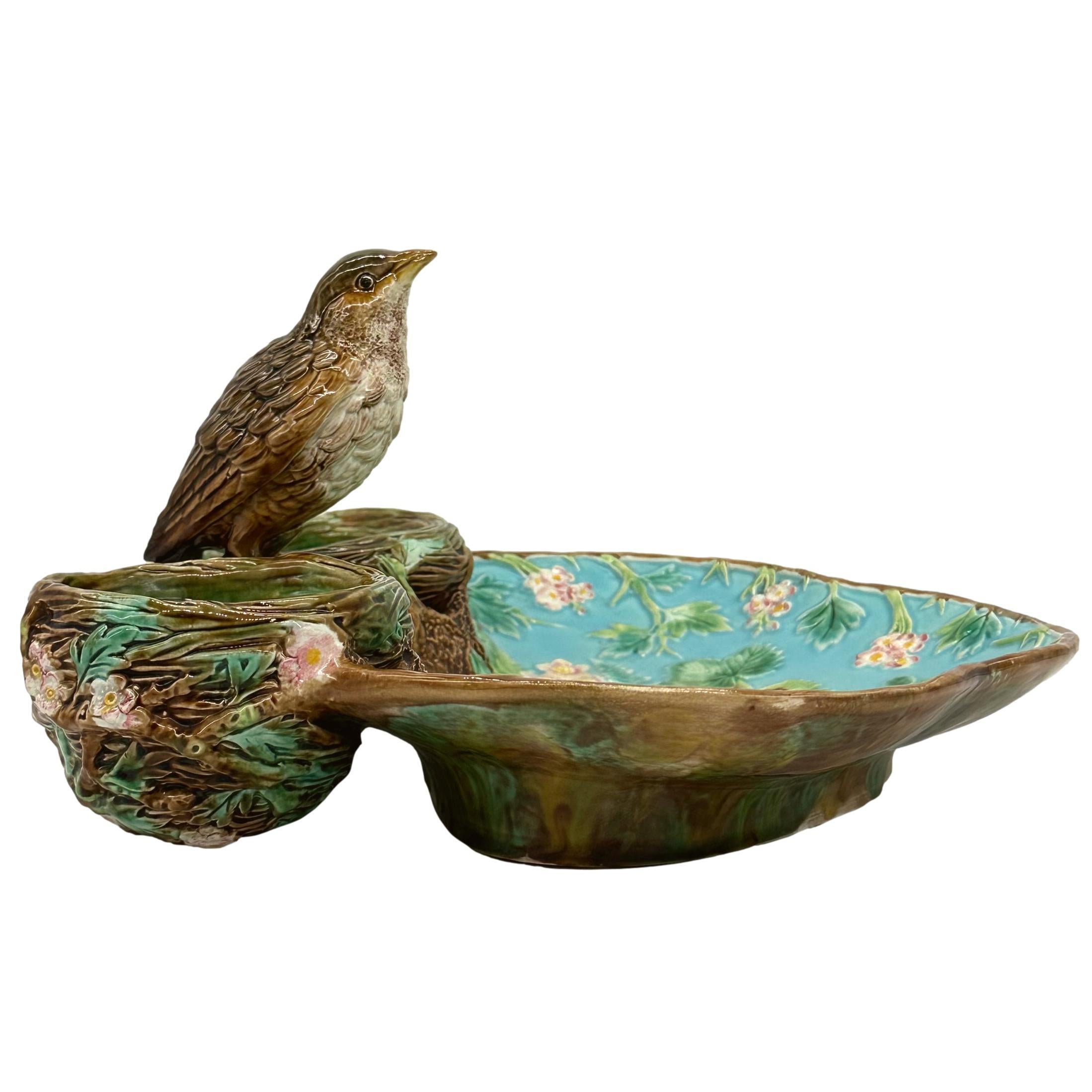 Molded George Jones Majolica Strawberry Server Mounted by a Bird, English, circa 1870 For Sale