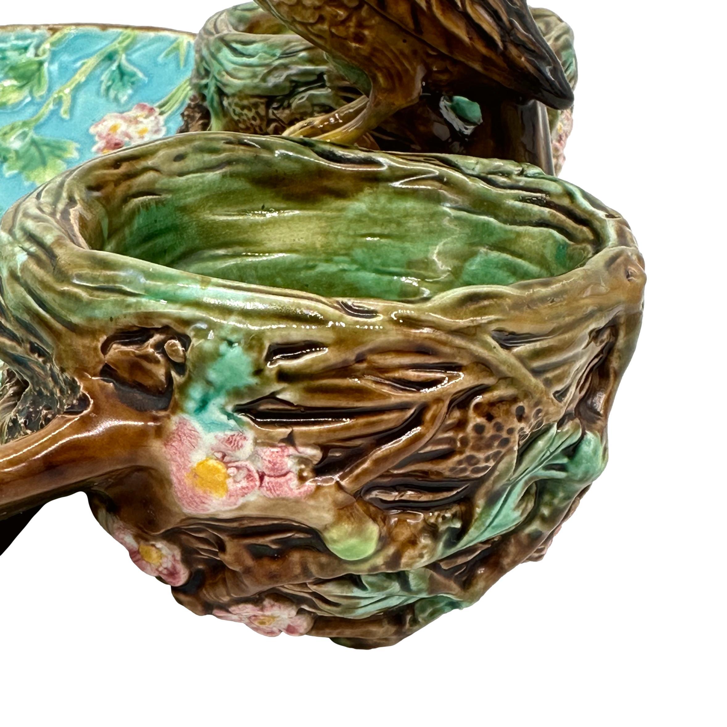George Jones Majolica Strawberry Server Mounted by a Bird, English, circa 1870 For Sale 1
