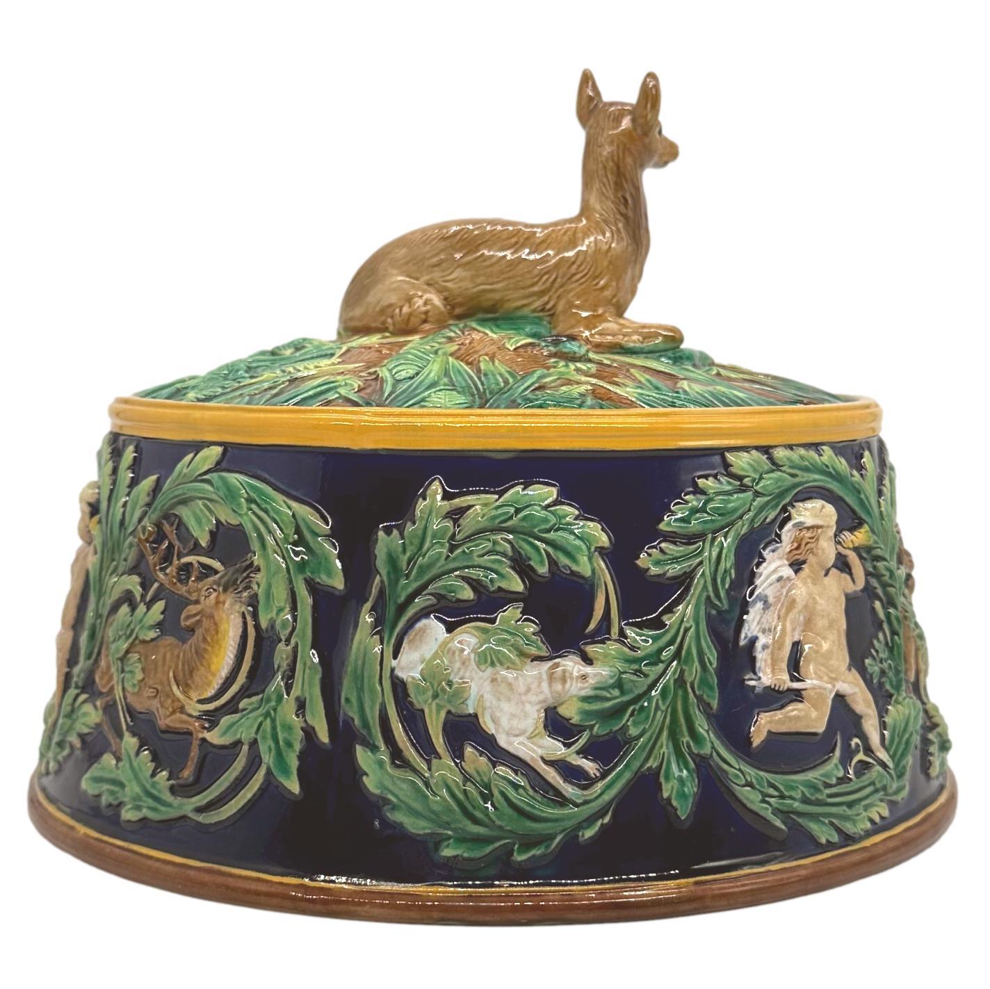 A George Jones Majolica Tureen with Recumbent Doe, English, ca. 1875  In Good Condition For Sale In Banner Elk, NC