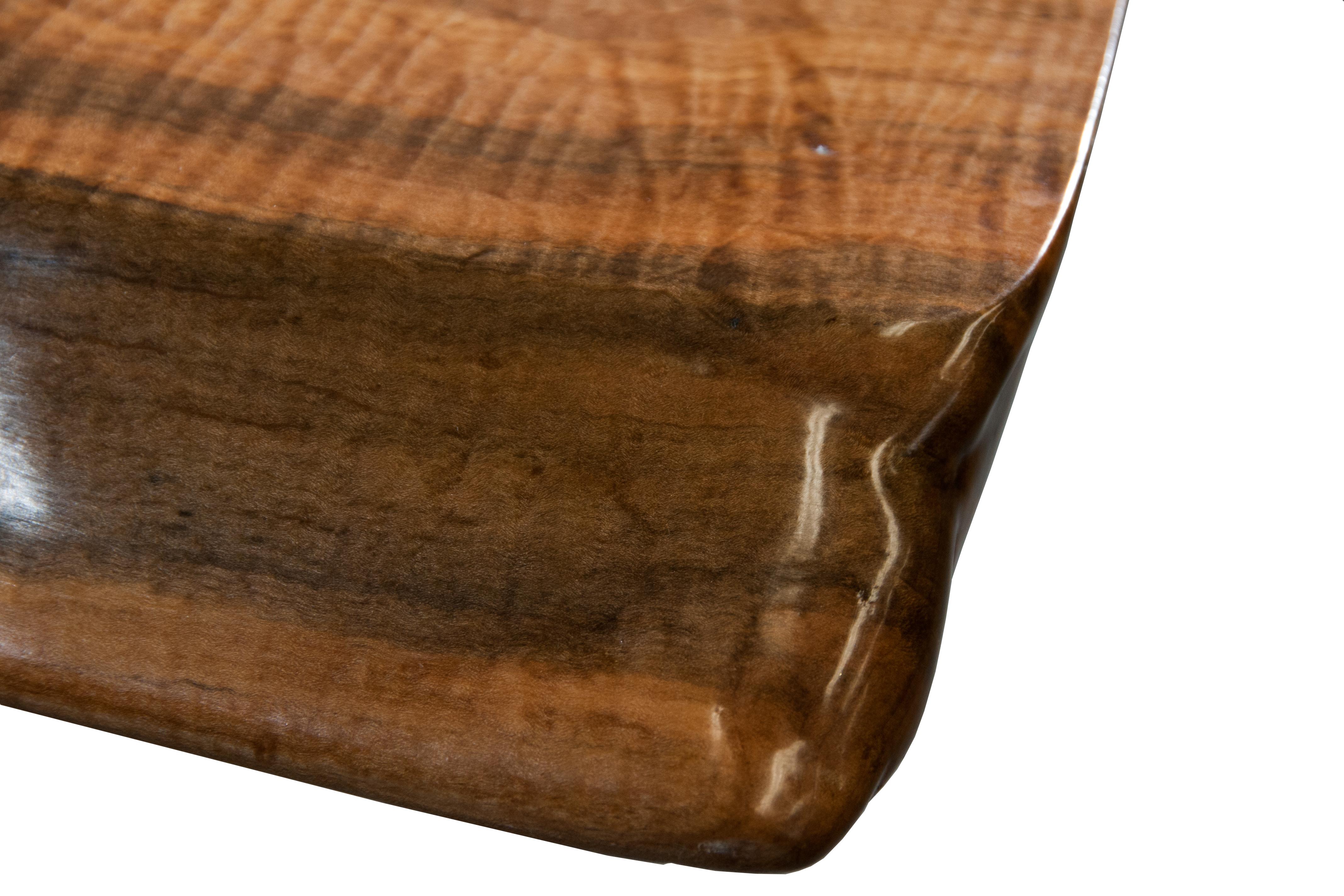 George Nakashima Inspired Figured Maple and Walnut Hand Carved Dining Table In New Condition For Sale In New Market, MD
