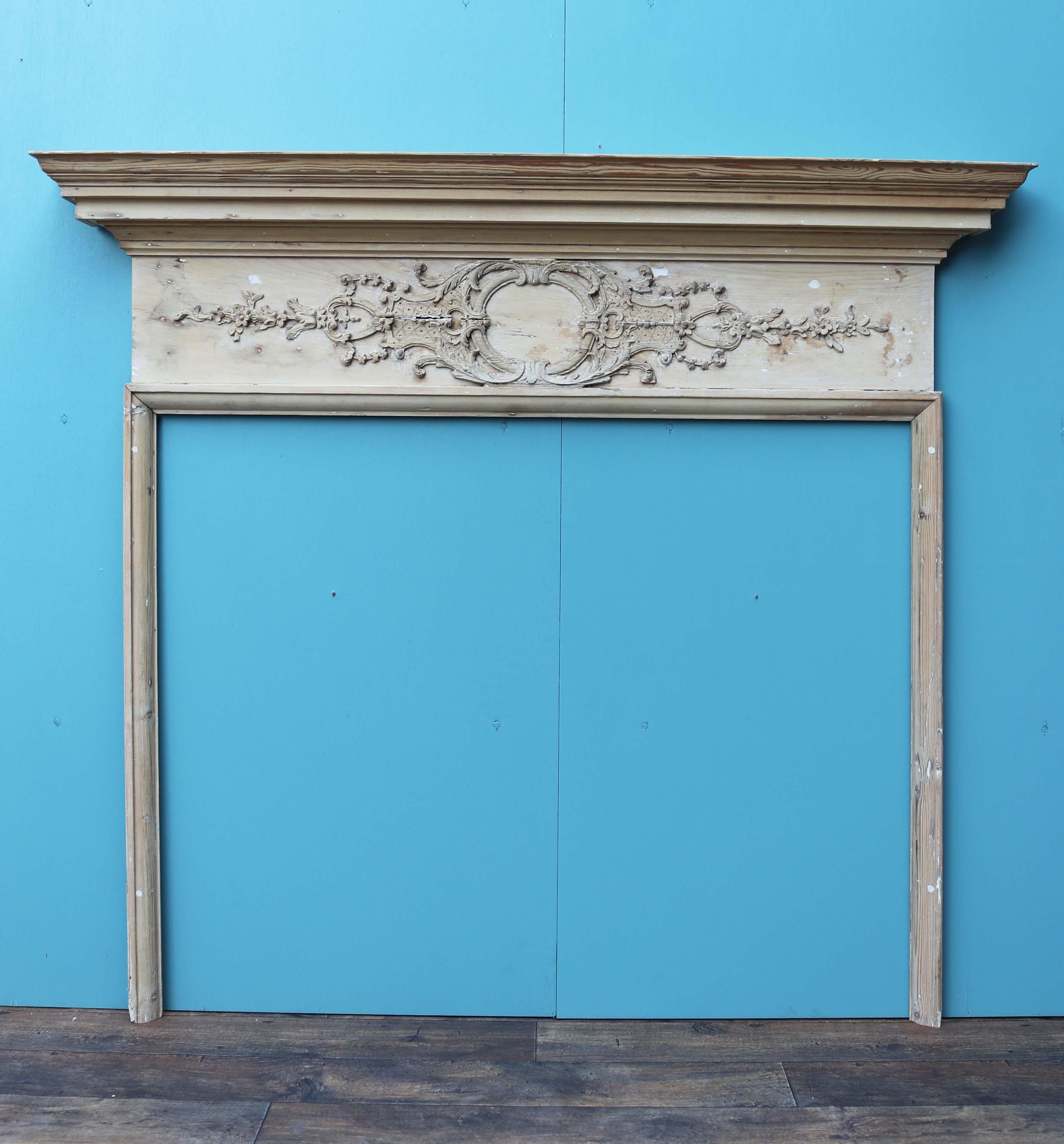 Georgian Carved Fireplace Mantel In Good Condition For Sale In Wormelow, Herefordshire