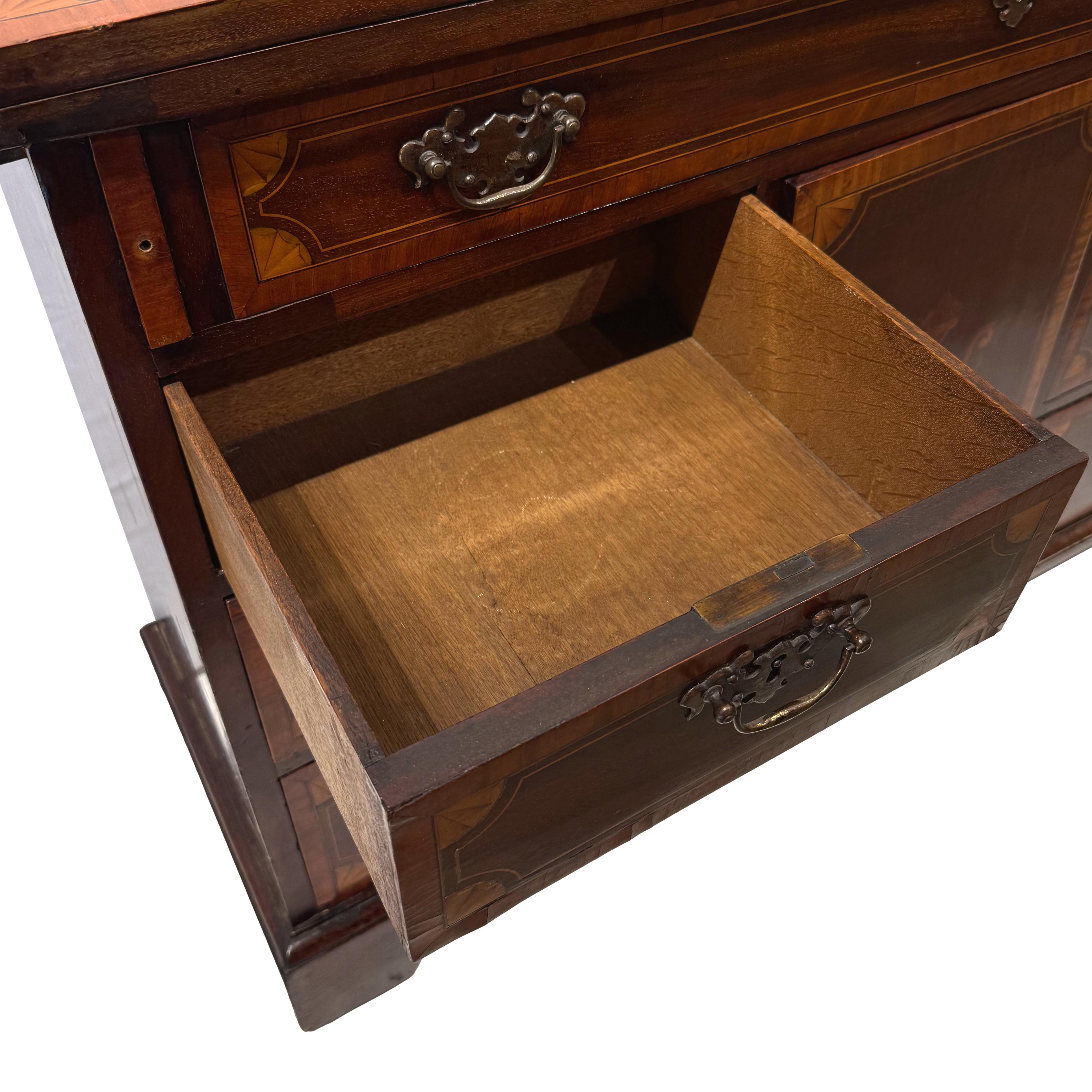 Cassapanca georgiana in mogano con intarsi in legno di raso, inglese, 1830 ca. in vendita 2