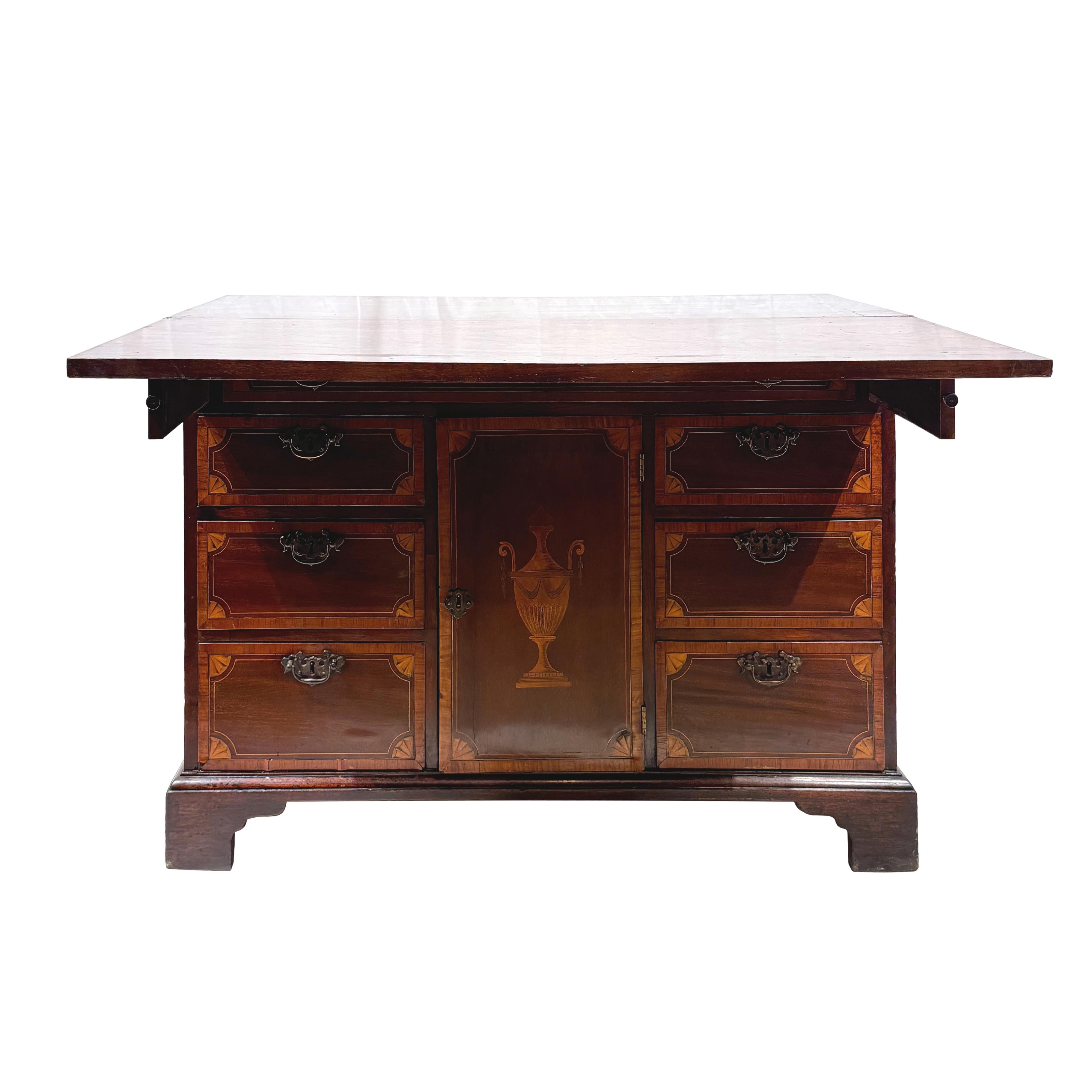 Inglese Cassapanca georgiana in mogano con intarsi in legno di raso, inglese, 1830 ca. in vendita