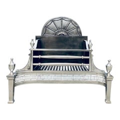Cesta de acero pulido de estilo georgiano.