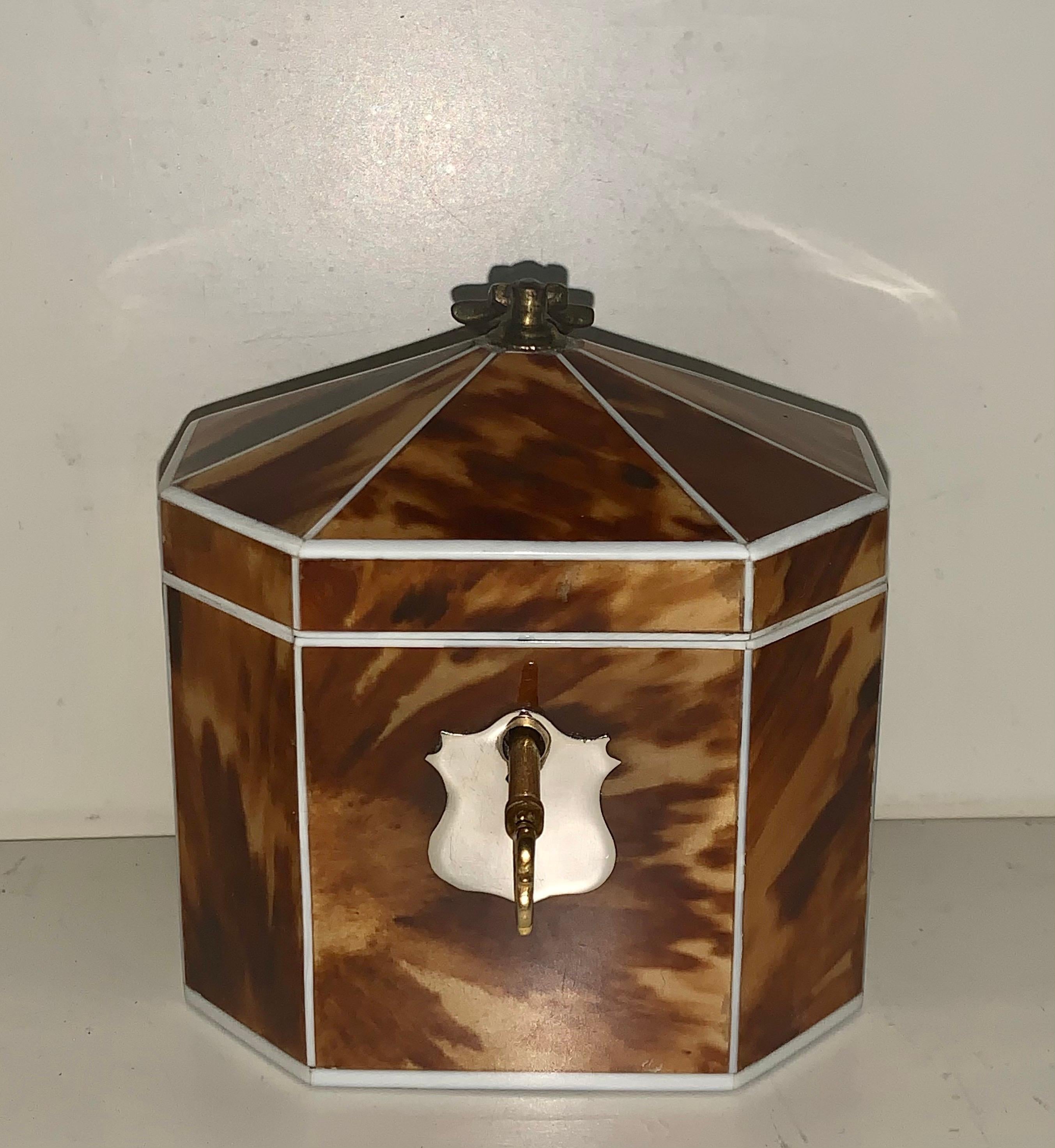 Georgian Miniature Tent-Top Blonde Tortoiseshell Tea Caddy, of Decagonal Form 4