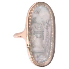 Bague de deuil géorgienne de forme ovale peinte en grisaille des années 1790