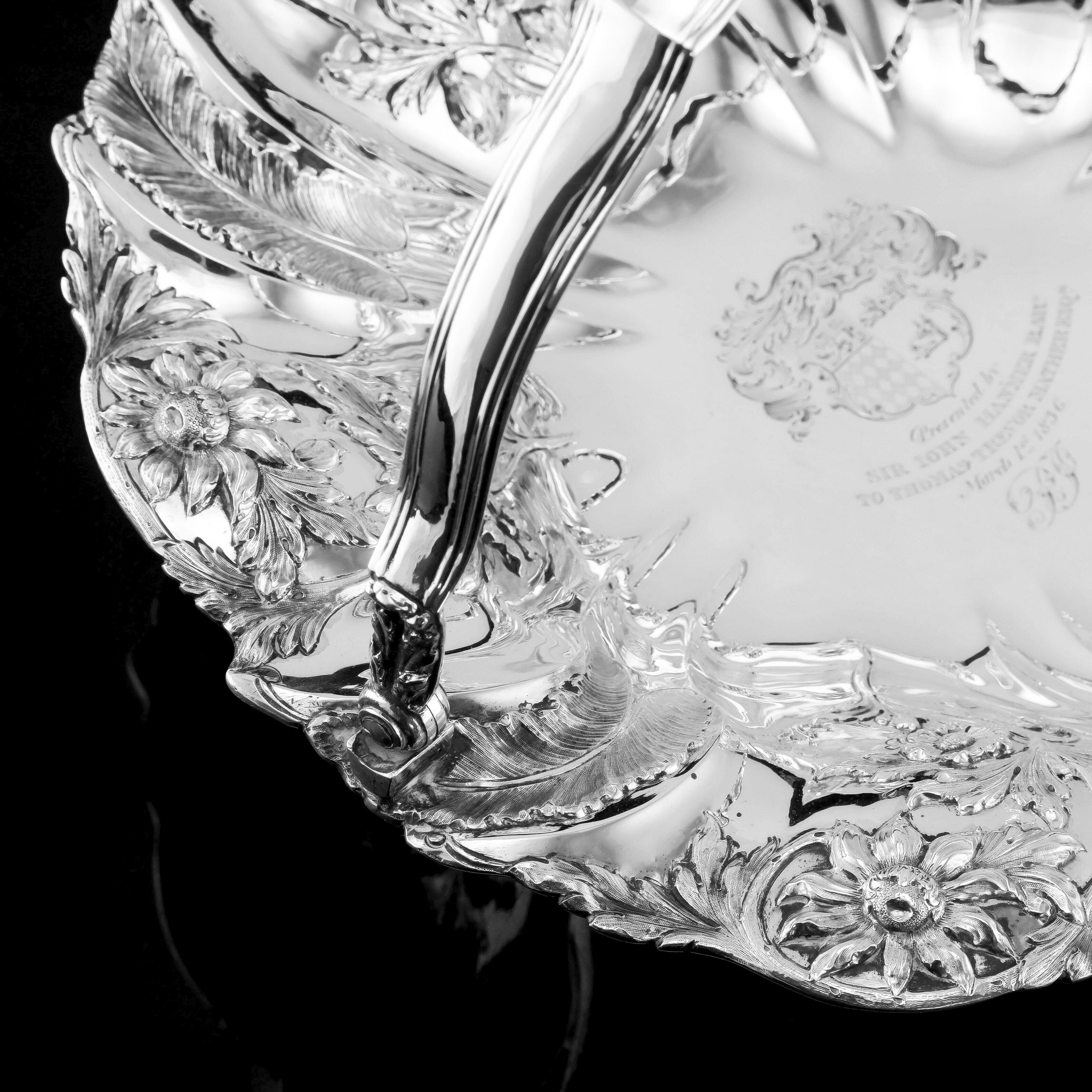 Georgian Solid Silver Bowl Basket Floral Motifs '1kg+', Joseph & John Angell In Good Condition In London, GB
