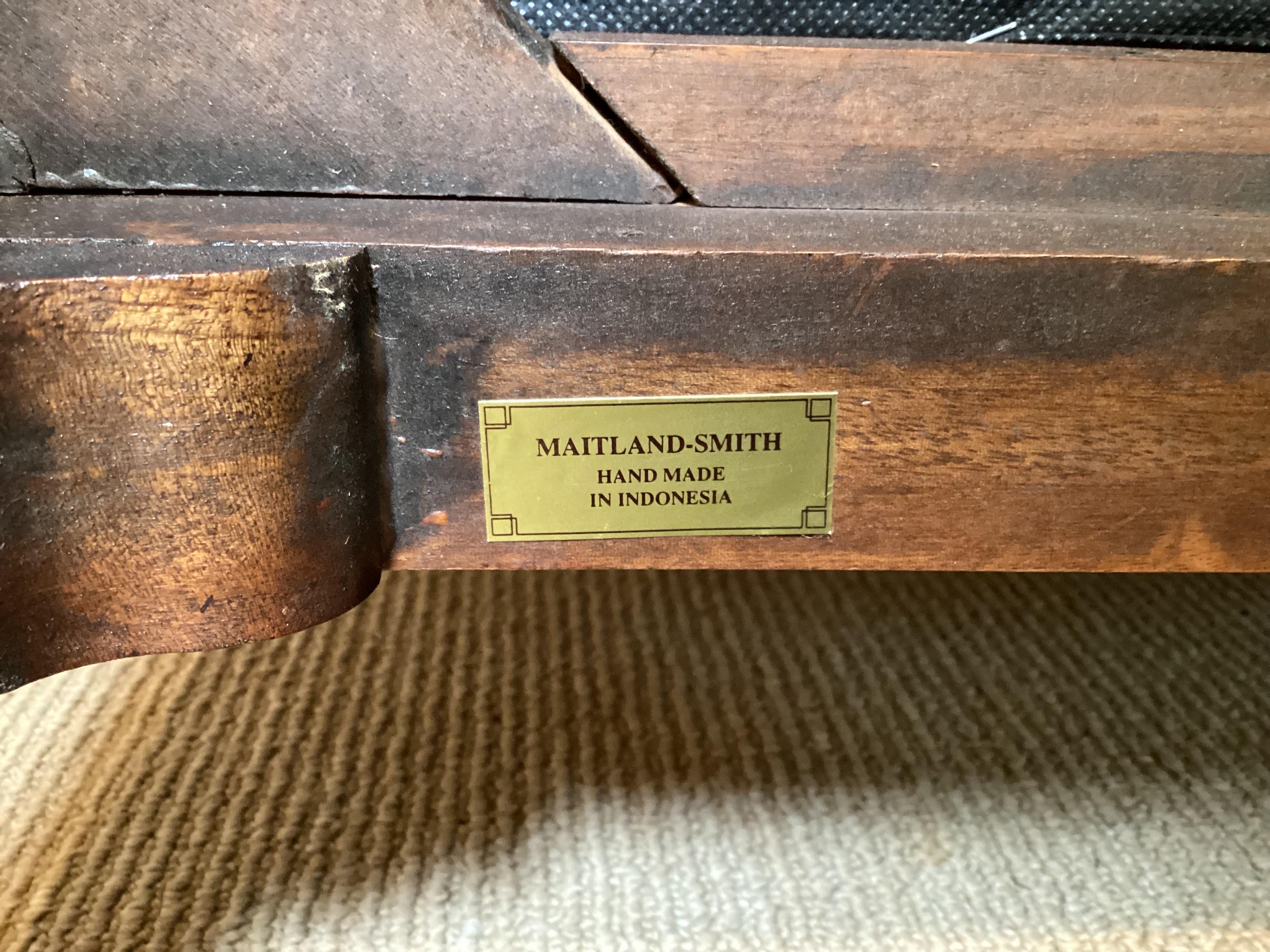 A Georgian Style Mahogany Settee by Maitland Smith  For Sale 6