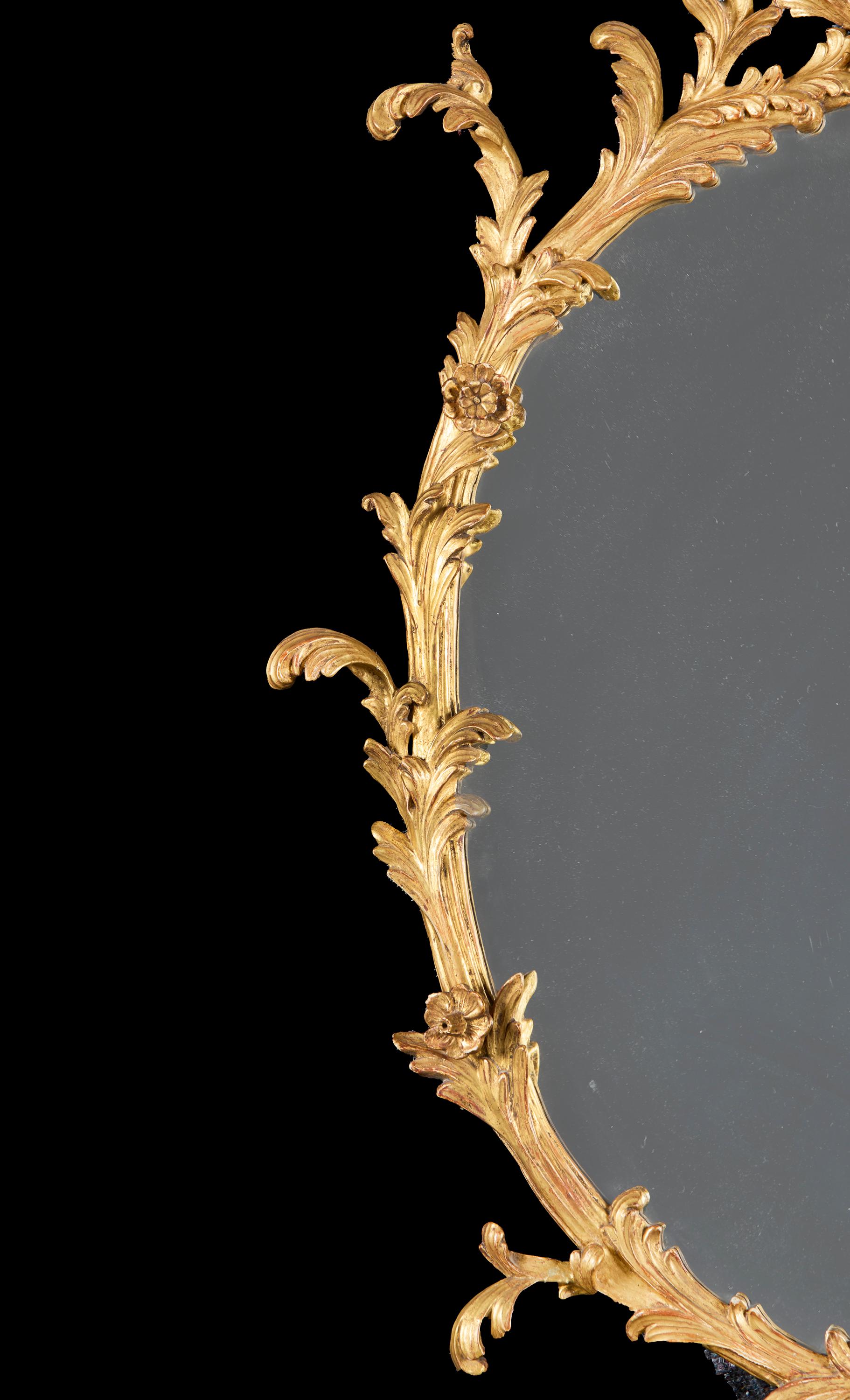 Espejo ovalado rococó de madera dorada de estilo georgiano en Bueno estado para la venta en London, GB