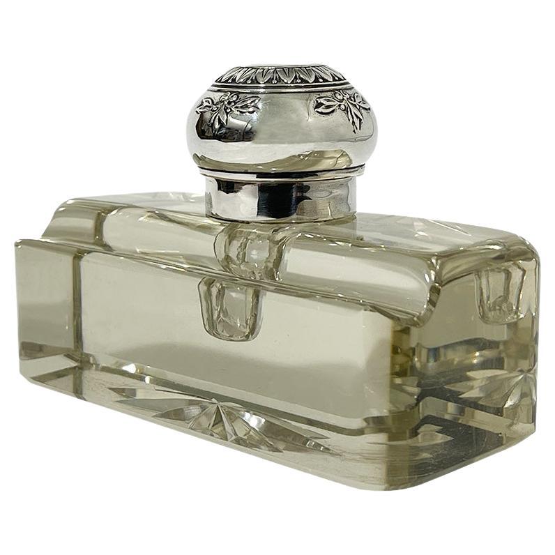 Tintero alemán Art Nouveau de cristal con tapón de plata, ca. 1890