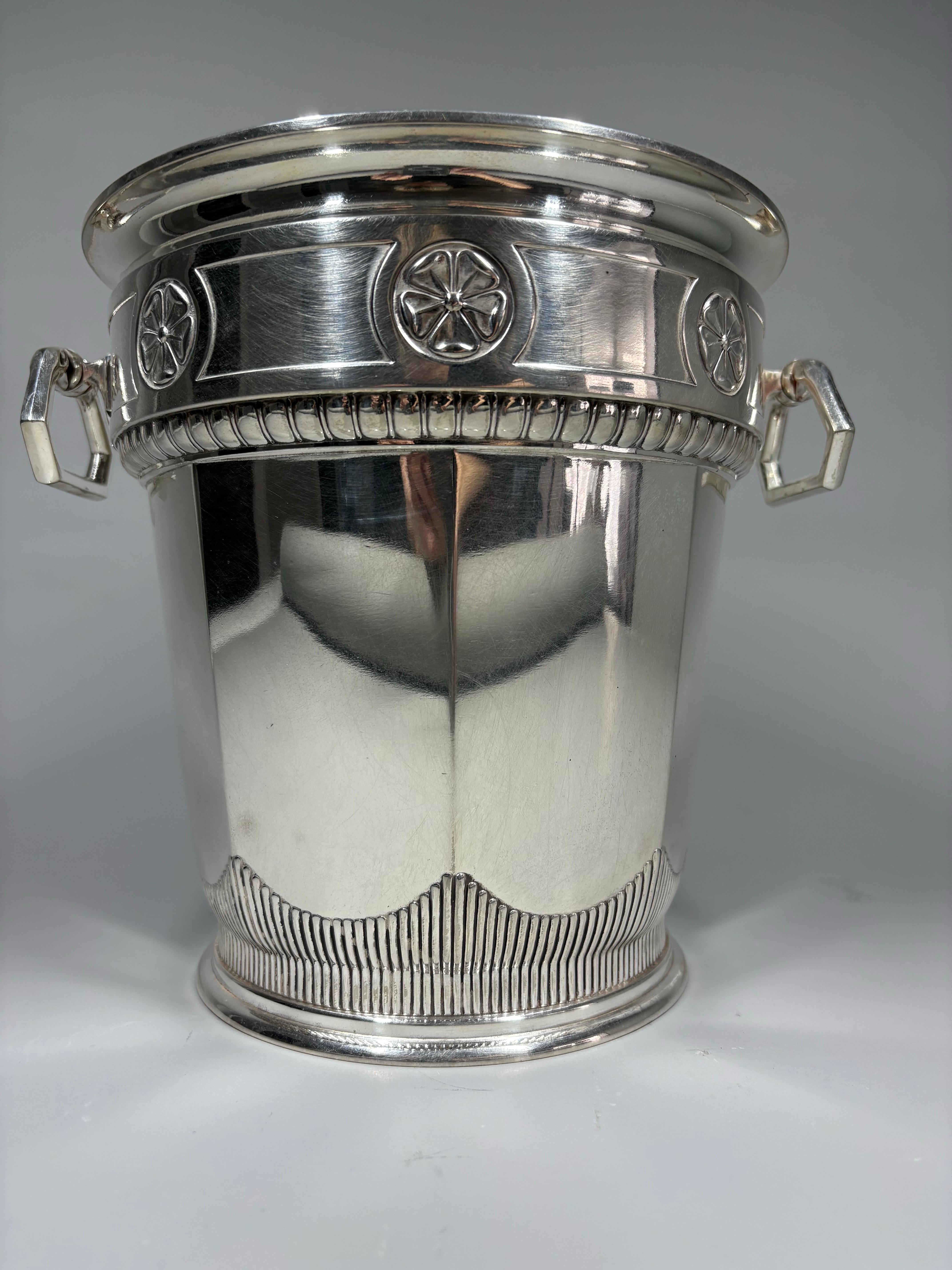 A German Art Nouveau silver plate champagne / wine cooler by Orivit, circa 1905 For Sale 1