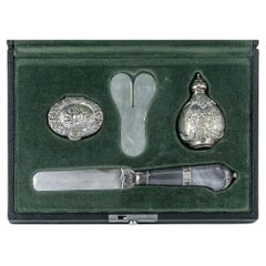 Set di quattro pezzi in argento e marmo Brit Milla, fine del XIX secolo