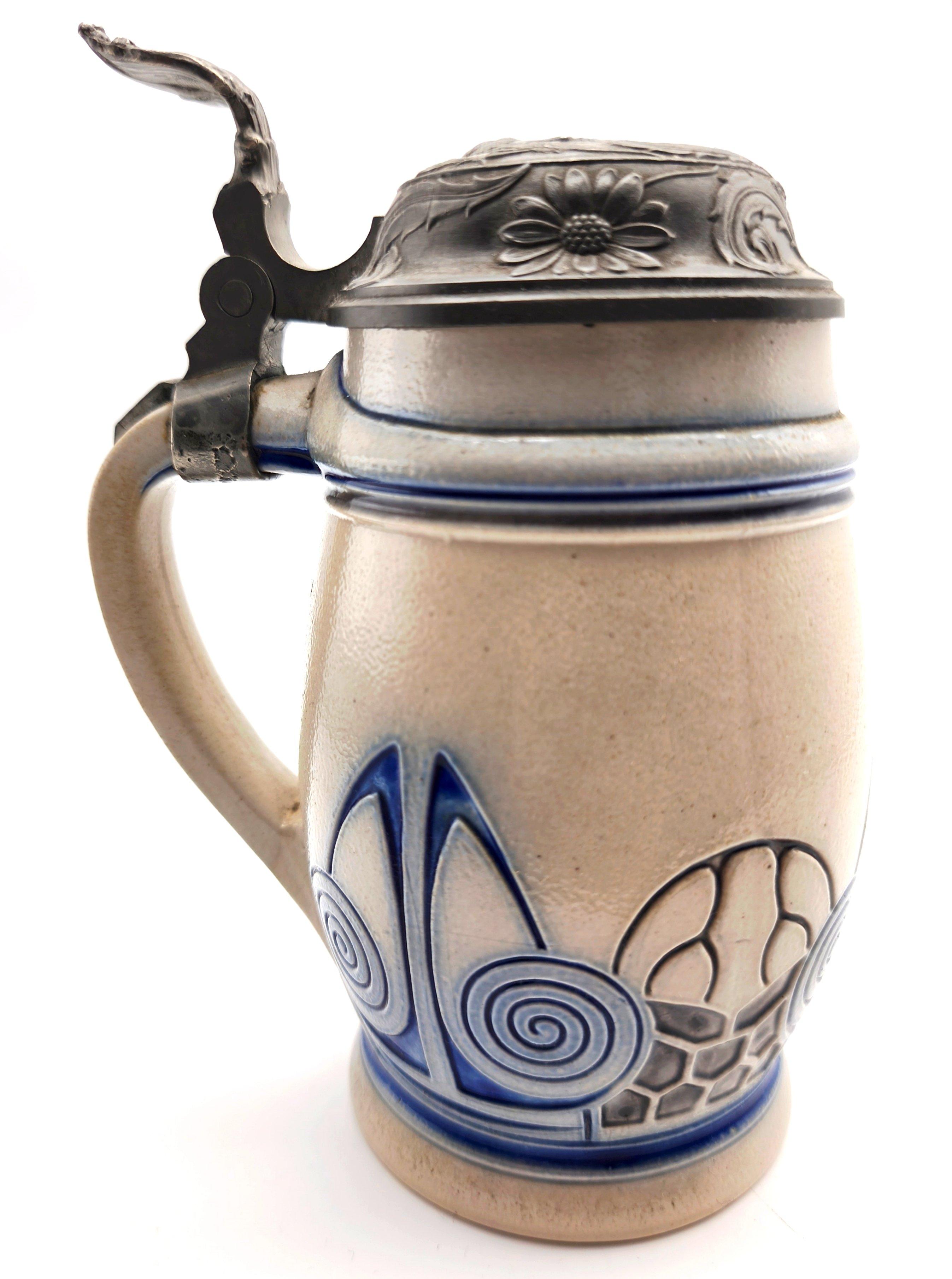 A German Jugendstil beer tankard by Merkelbach Wick with pewter lid, ca. 1902 For Sale 5
