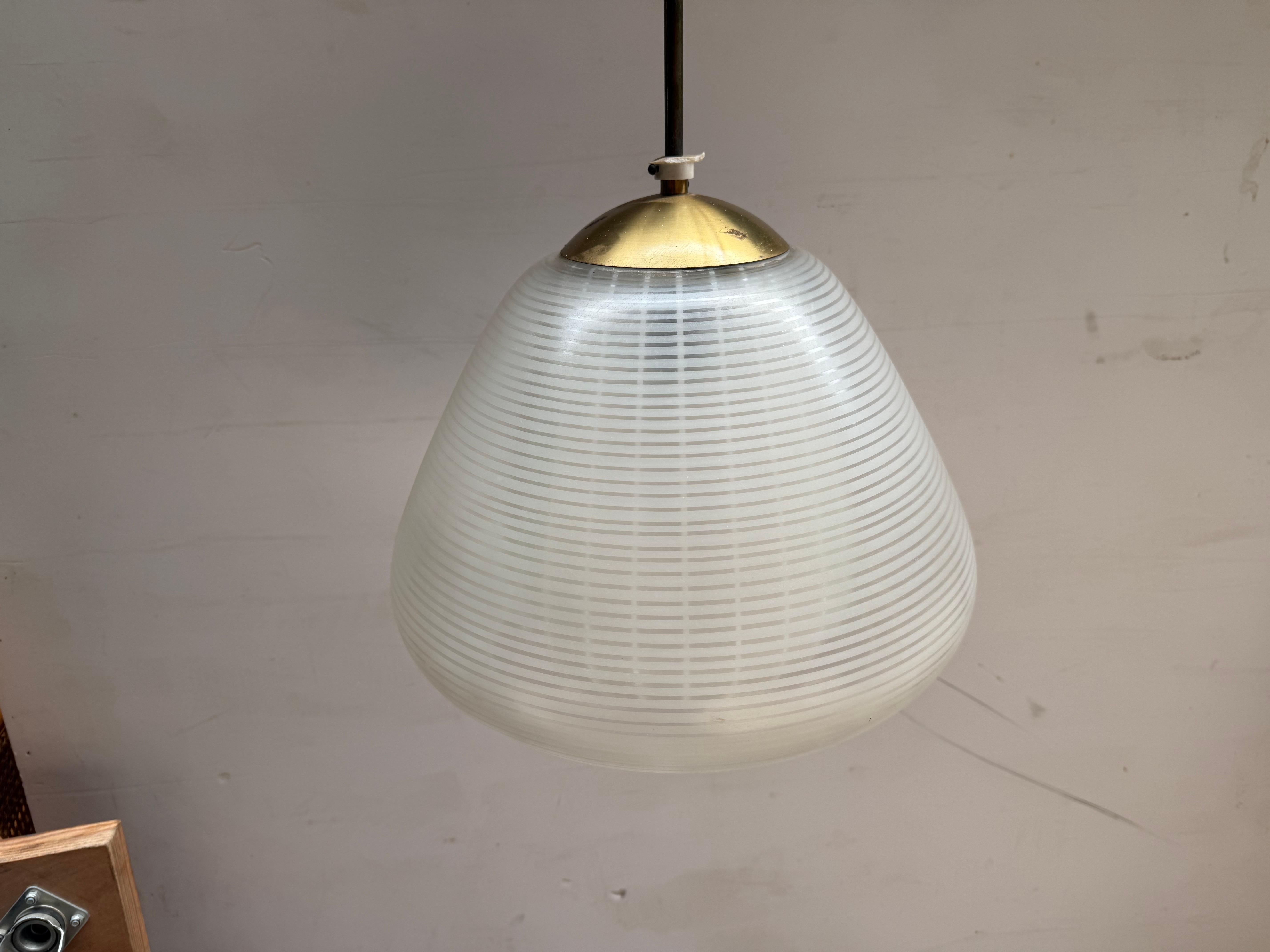 A German Mid-Century Munich Glass Hanging Lamp by Wilhelm Wagenfeld, 1950´s in vendita 1