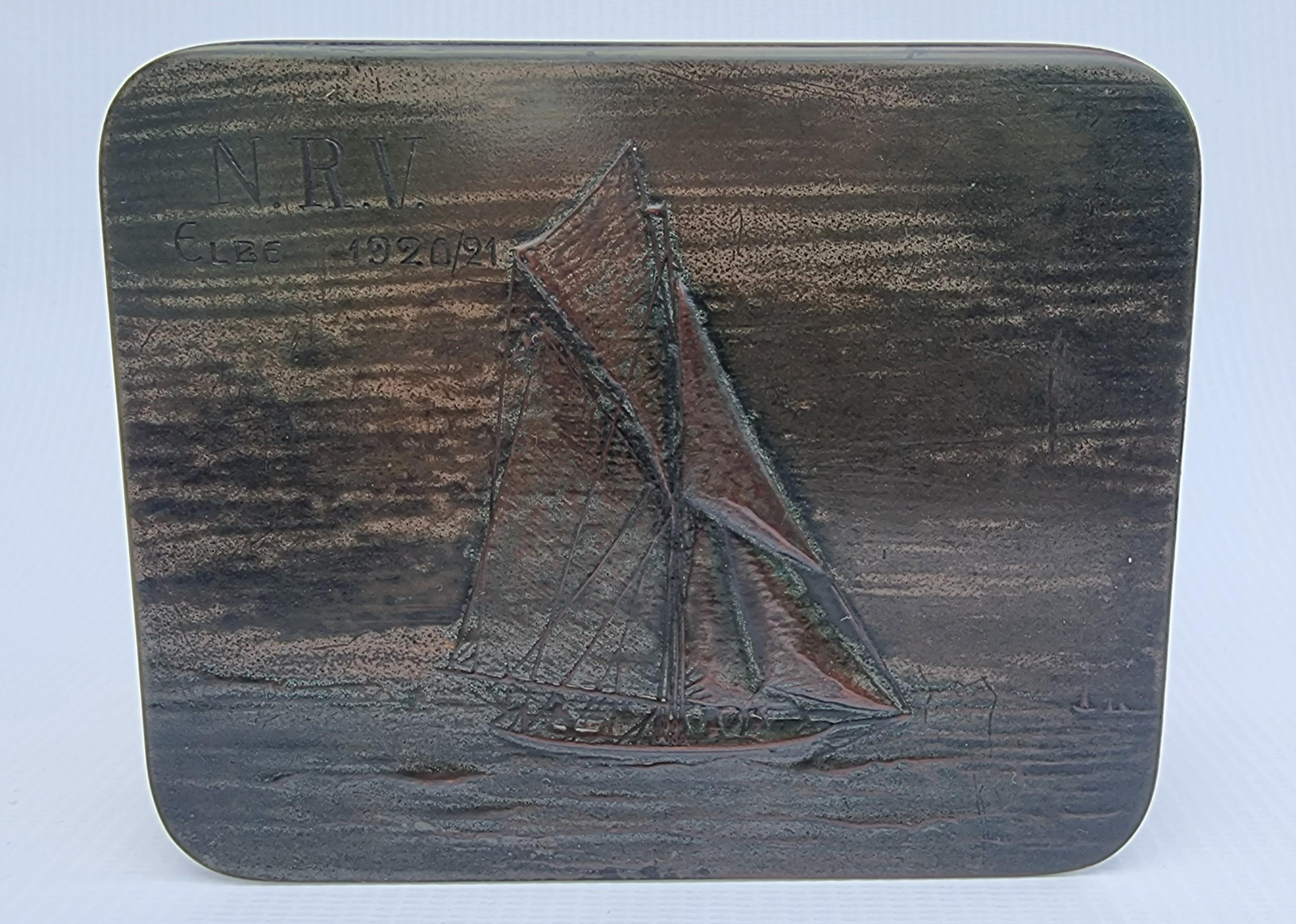 Caja de bronce y cristal de prestación náutica alemana fabricada por W.M.F hacia 1920 en venta 3
