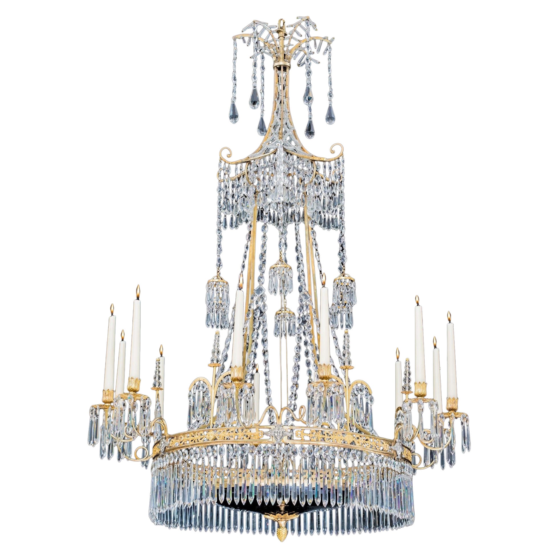 Lampadario neoclassico tedesco in argento e bronzo dorato a dodici luci con cristallo
