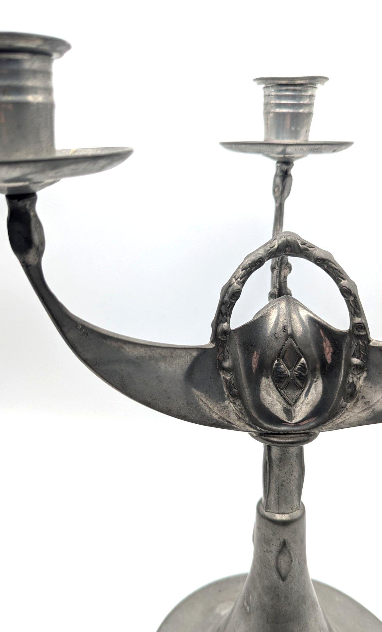 Jugendstil Candélabre allemand Kayserzinn Jungendstil à trois branches, vers 1907