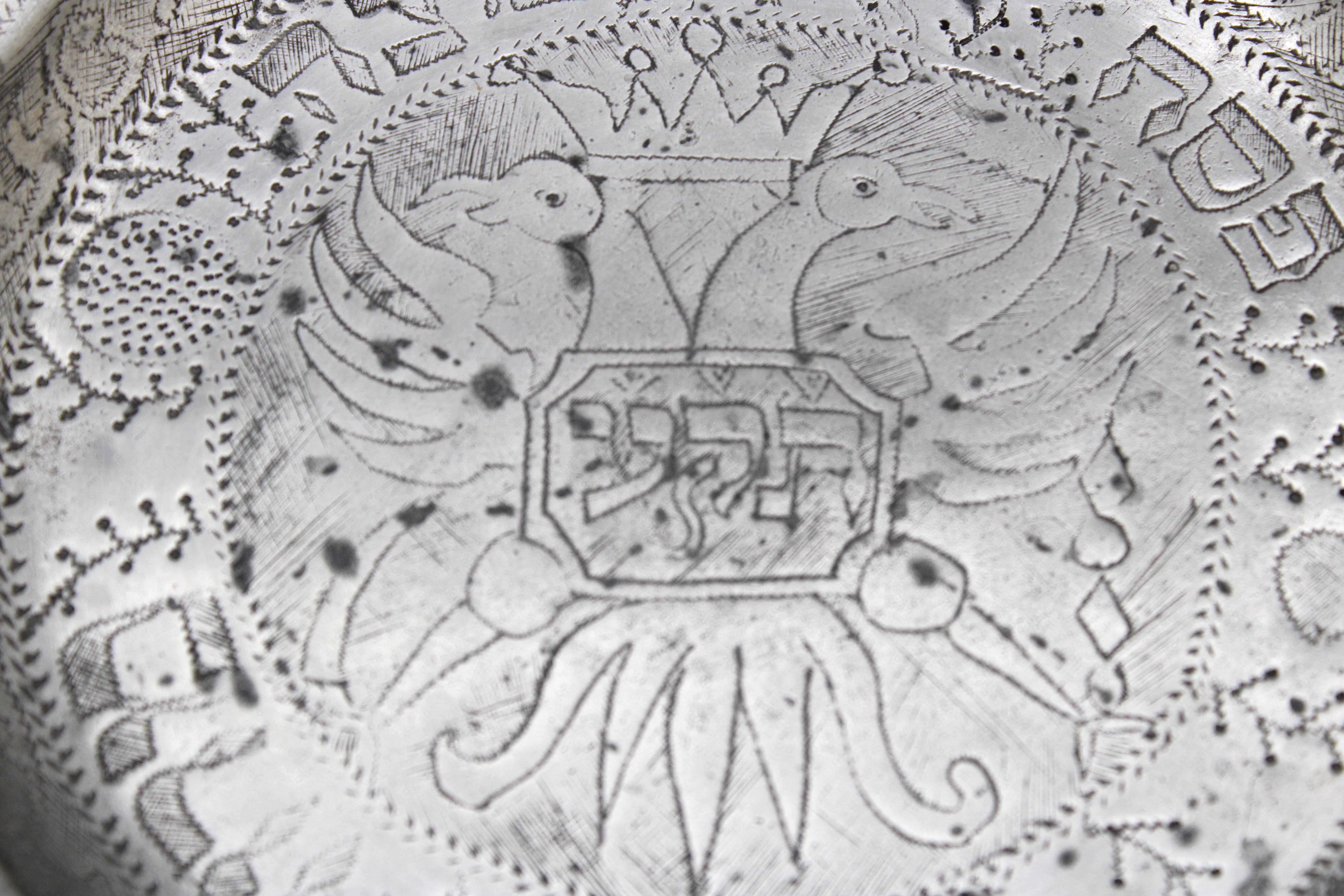 Piatto da Pasqua in peltro tedesco, CIRCA 1810 in vendita 1
