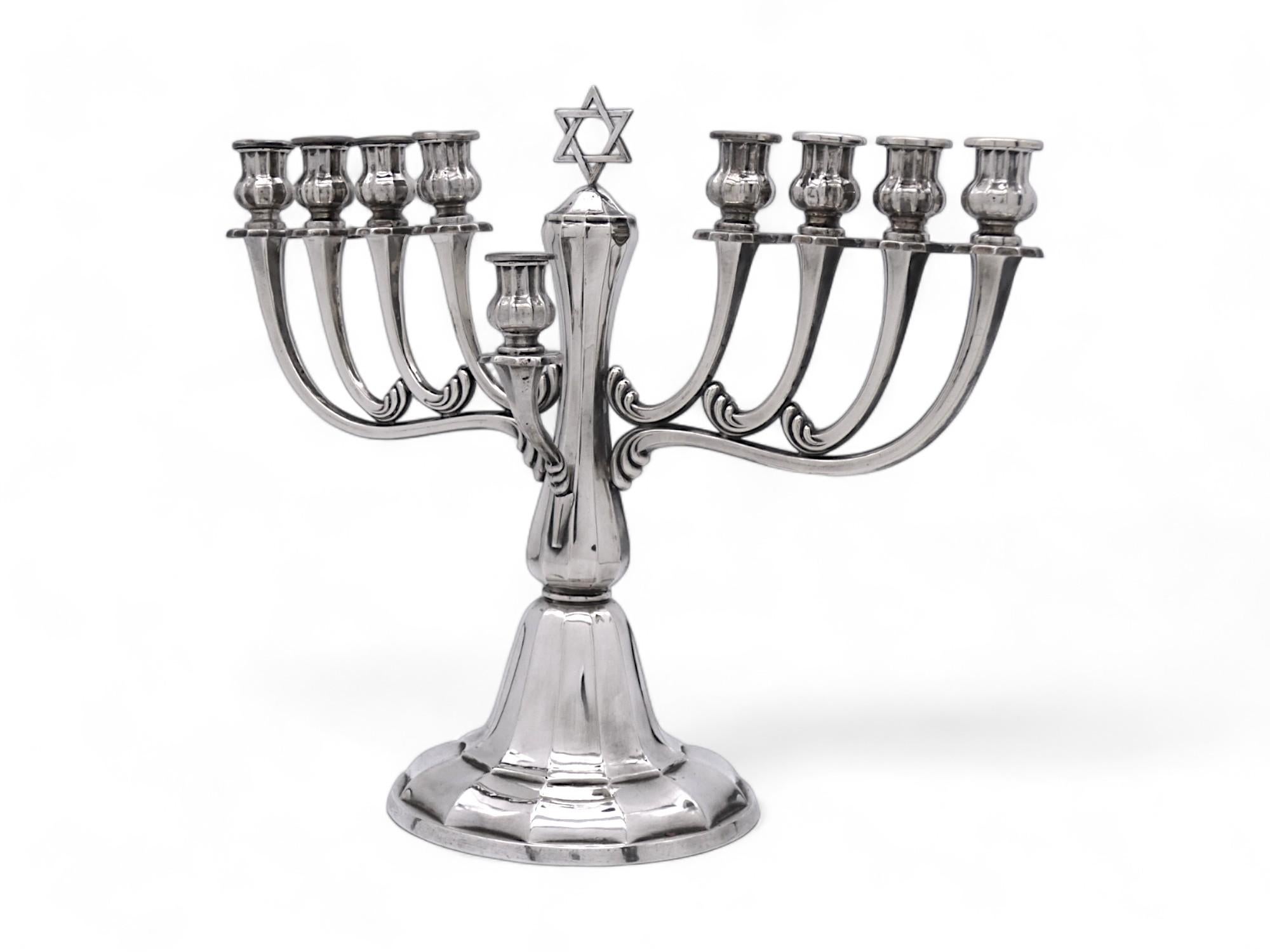Tedesco Menorah di Hannukah in argento di Gayer & Krauss, 1920 circa in vendita