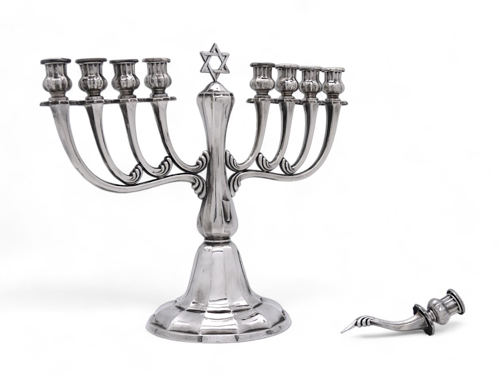 XX secolo Menorah di Hannukah in argento di Gayer & Krauss, 1920 circa in vendita