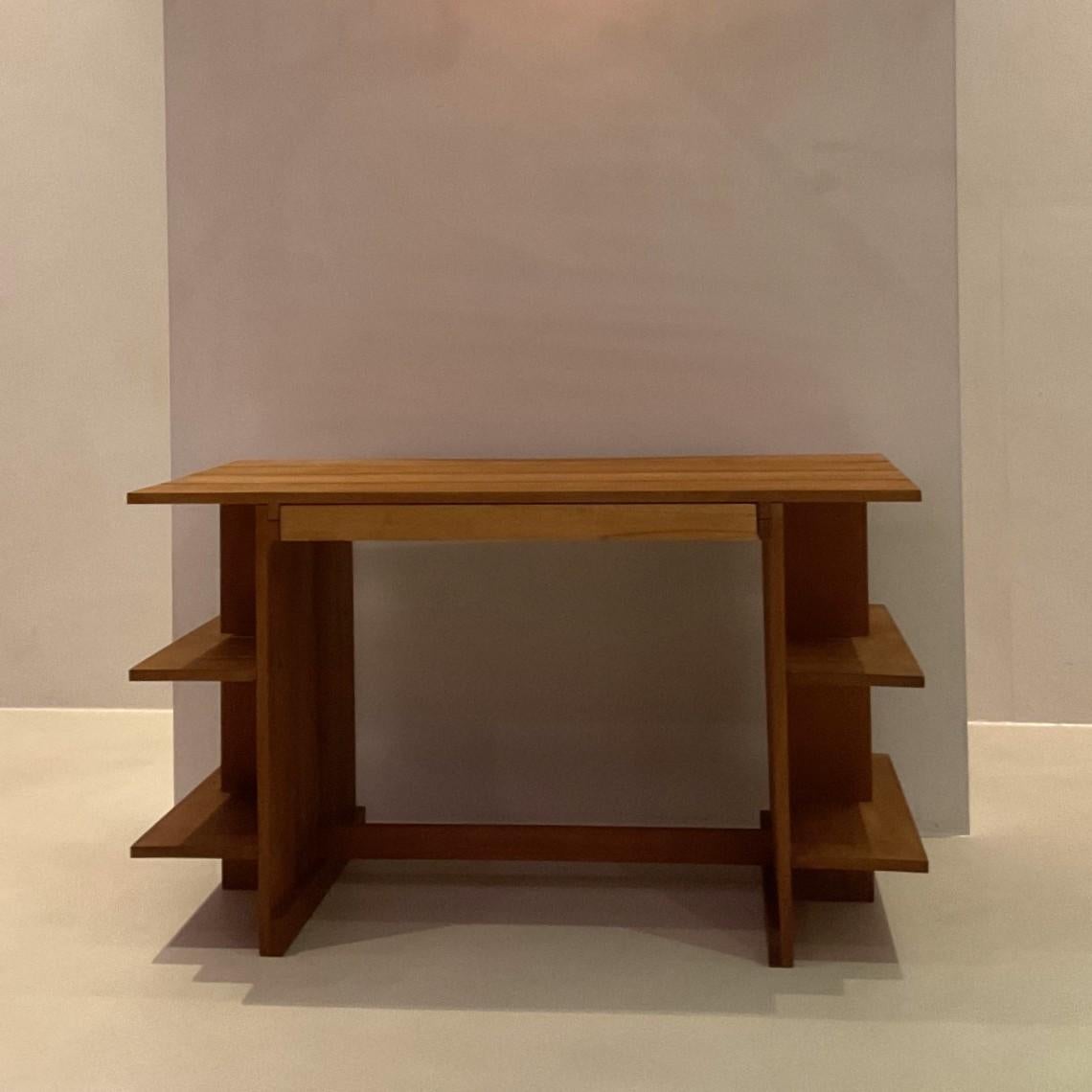 Un bureau Gerrit Rietveld, fabriqué par Cassina, 1970 7