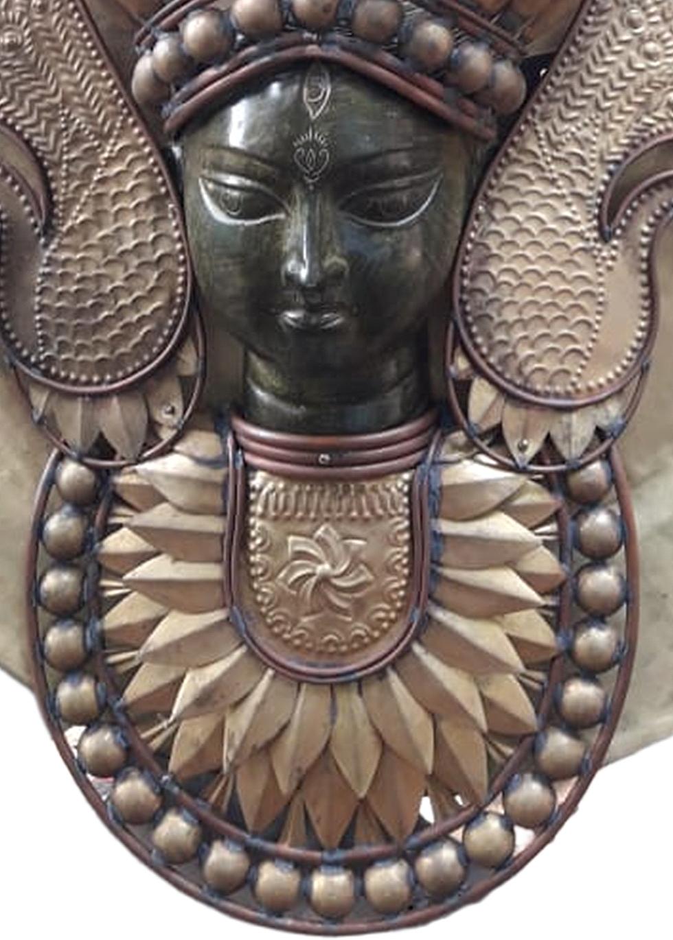 Ohne Titel, figurativ, Bronzeguss- und Messinggravur, indischer Künstler, „In Stock“ – Sculpture von A. Ghosh