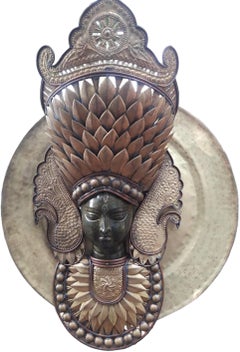 Ohne Titel, figurativ, Bronzeguss- und Messinggravur, indischer Künstler, „In Stock“