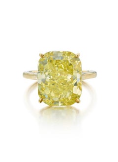 Ein GIA-zertifizierter 12,27 Karat intensiv gelber Fancy-Diamantring