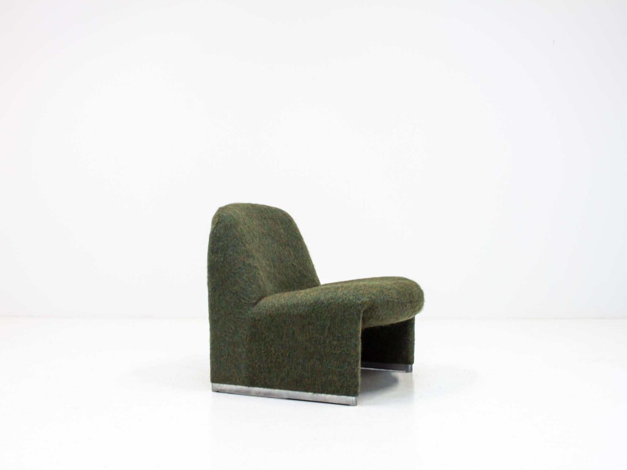 A Giancarlo Piretti “Alky” Chair In Fluffy Pierre Frey, Artifort *Customizable* 3