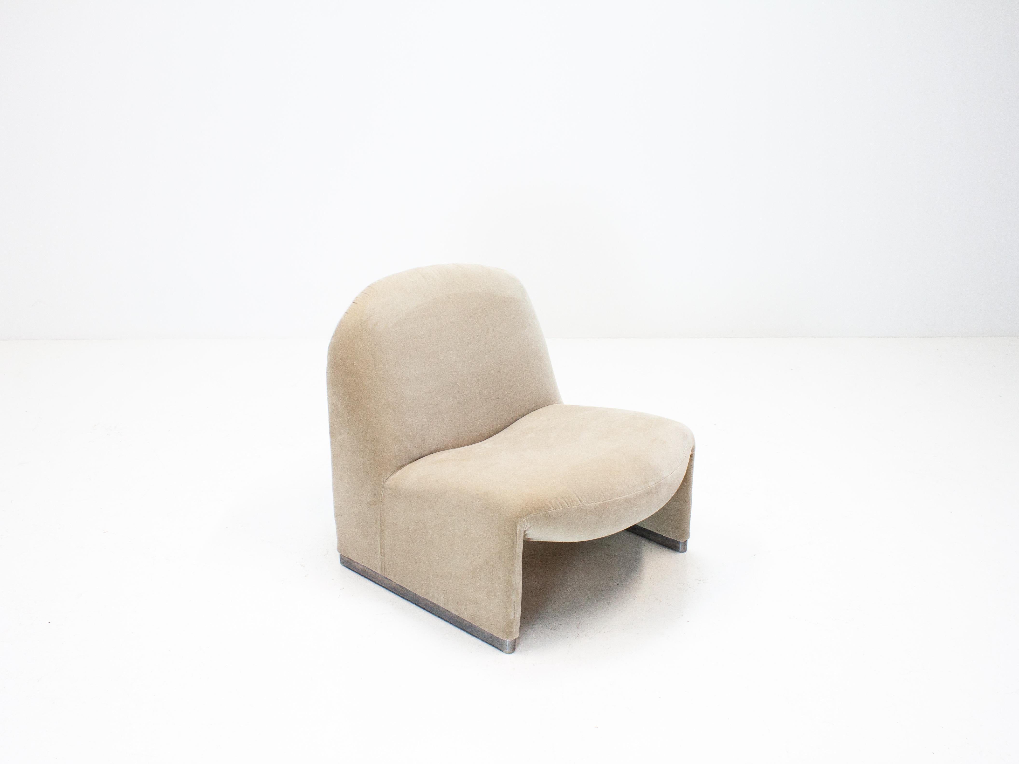 Giancarlo Piretti “Alky” Chair in New Velvet, Artifort, 1970s 5