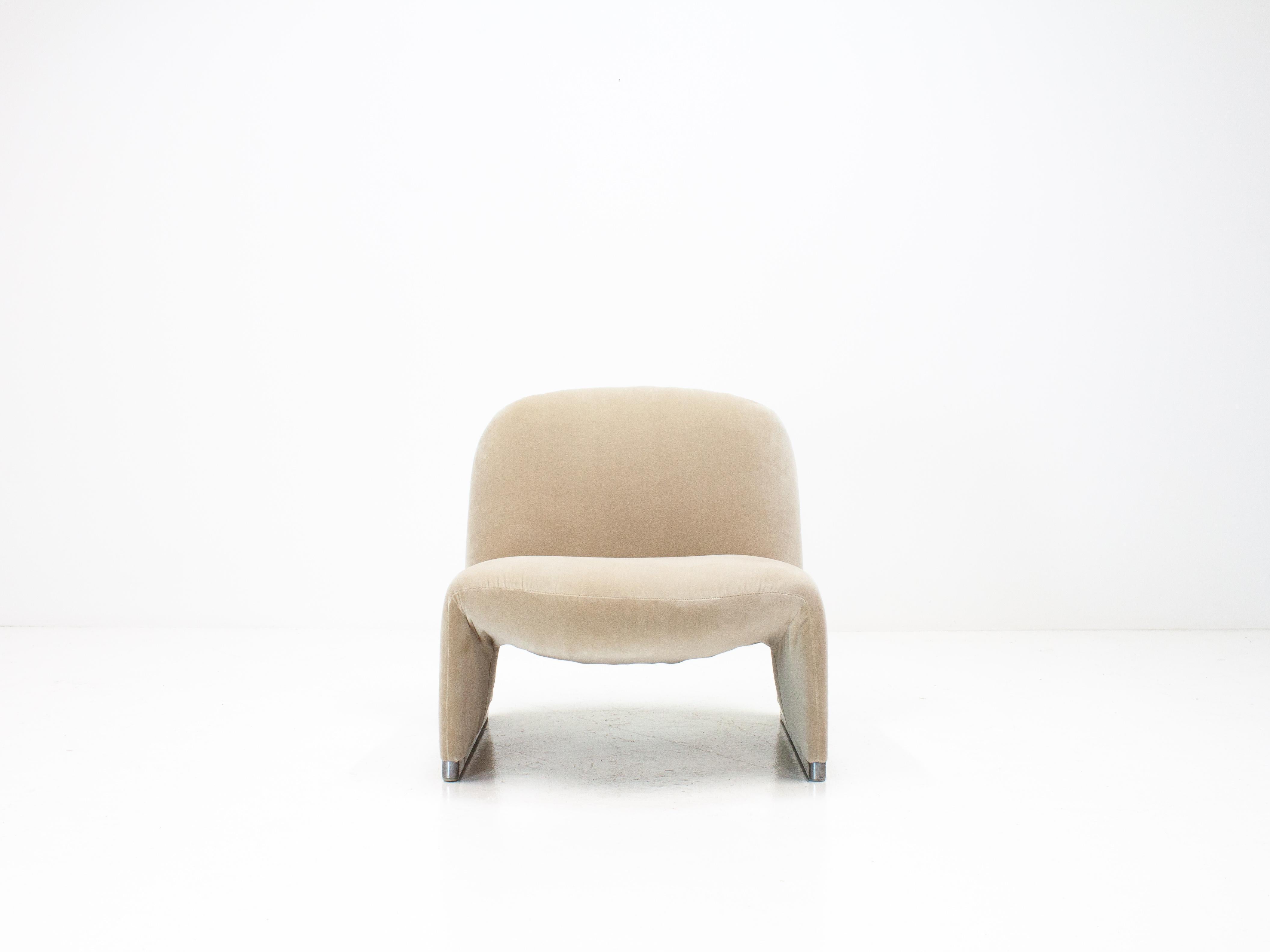 Giancarlo Piretti “Alky” Chair in New Velvet, Artifort, 1970s 6