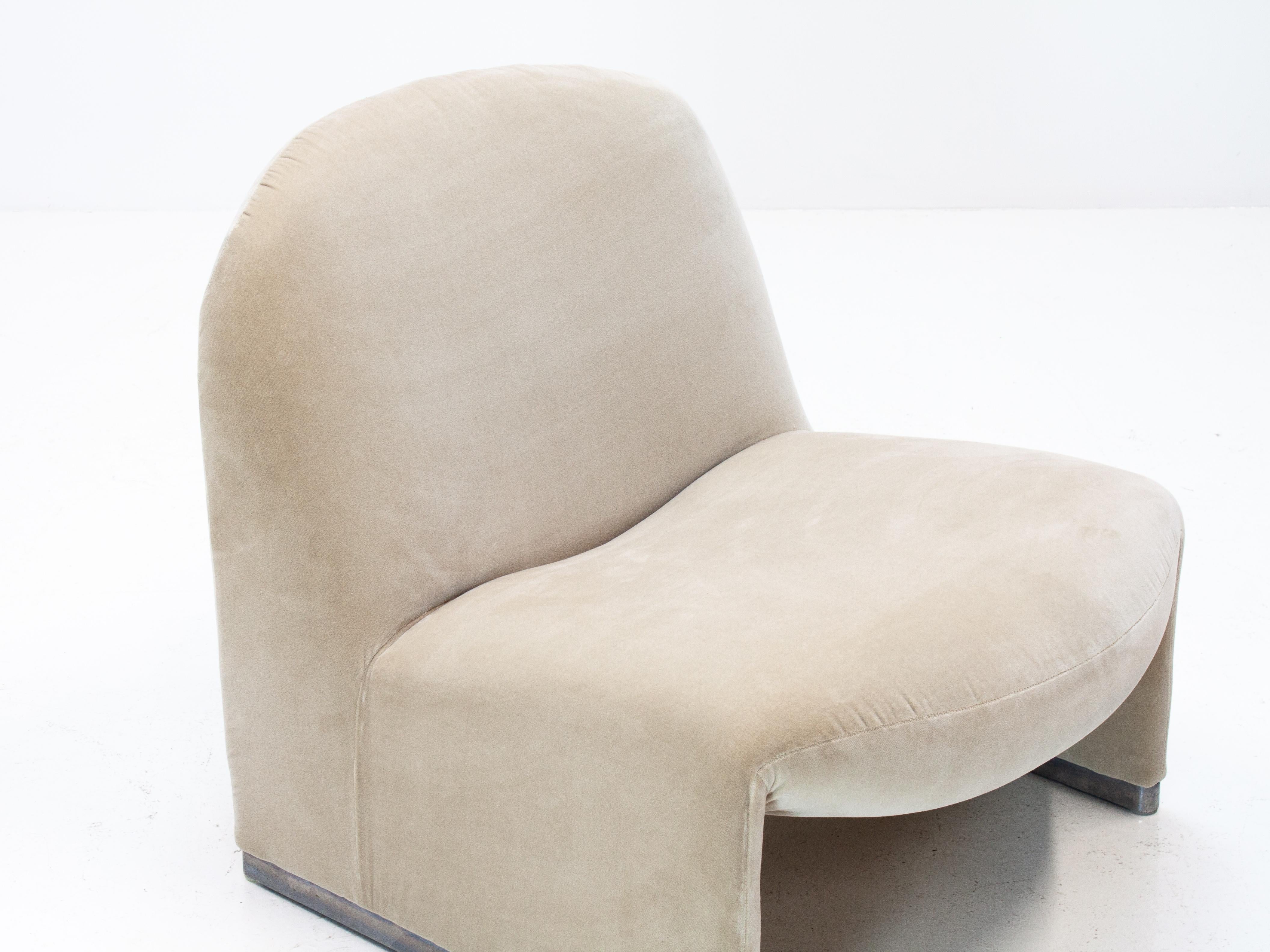 Giancarlo Piretti “Alky” Chair in New Velvet, Artifort, 1970s 1