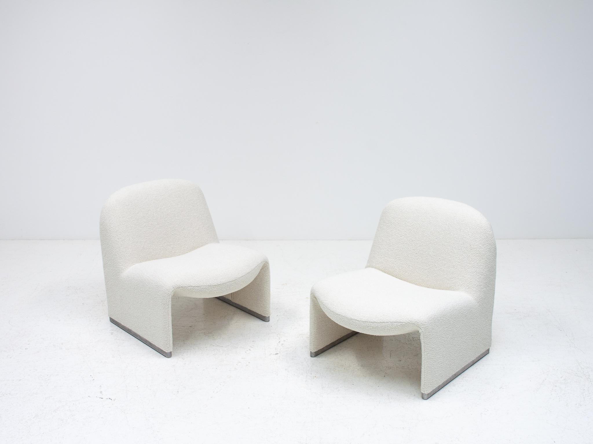 Giancarlo Piretti “Alky” Chairs In Yarn Collective bouclé *Customizable* For Sale 1