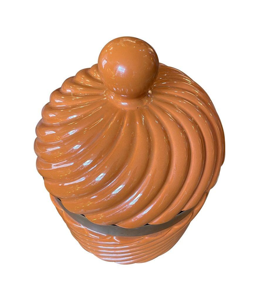 Céramique Un gigantesque seau à glaçure italien des années 1970 en céramique et laiton de Tommaso Barbi en vente