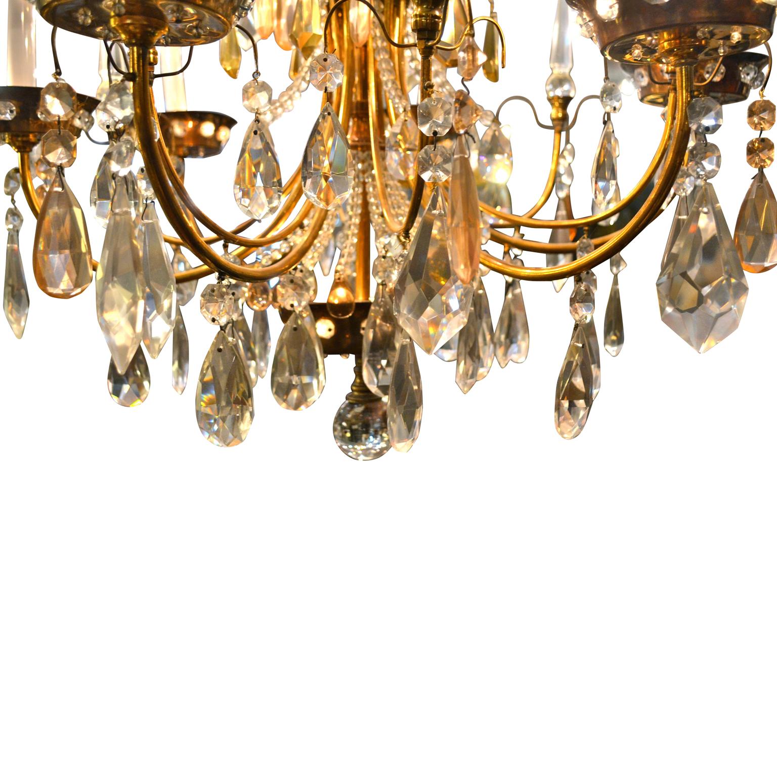 Neoclassical Gilded Metal and Crystal Chandelier from the House of Baguès in Paris For Sale