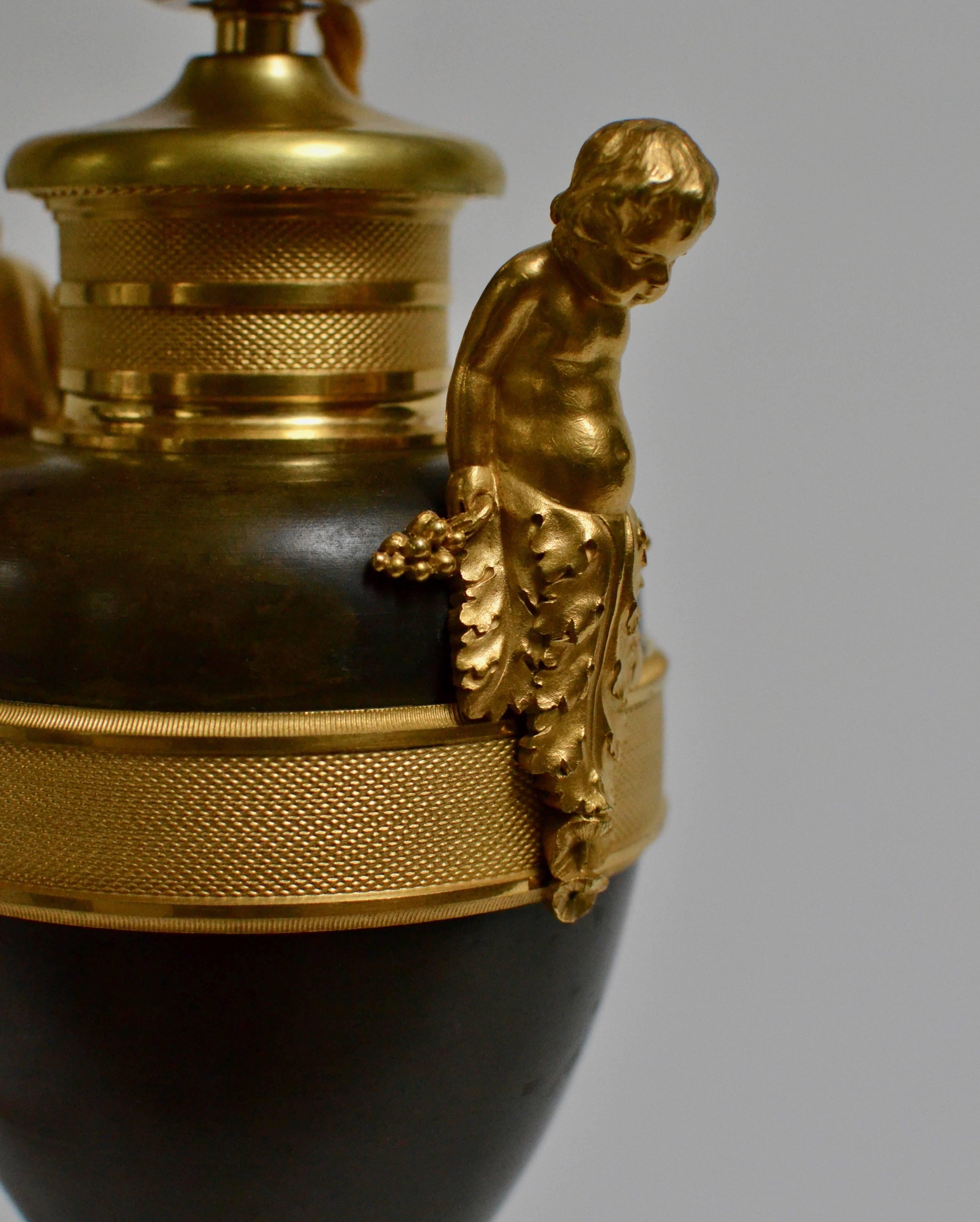 Empire Bronze Urn with a Miniature of Empress Josephine Mounted As a Lamp In Excellent Condition In Stockholm, SE