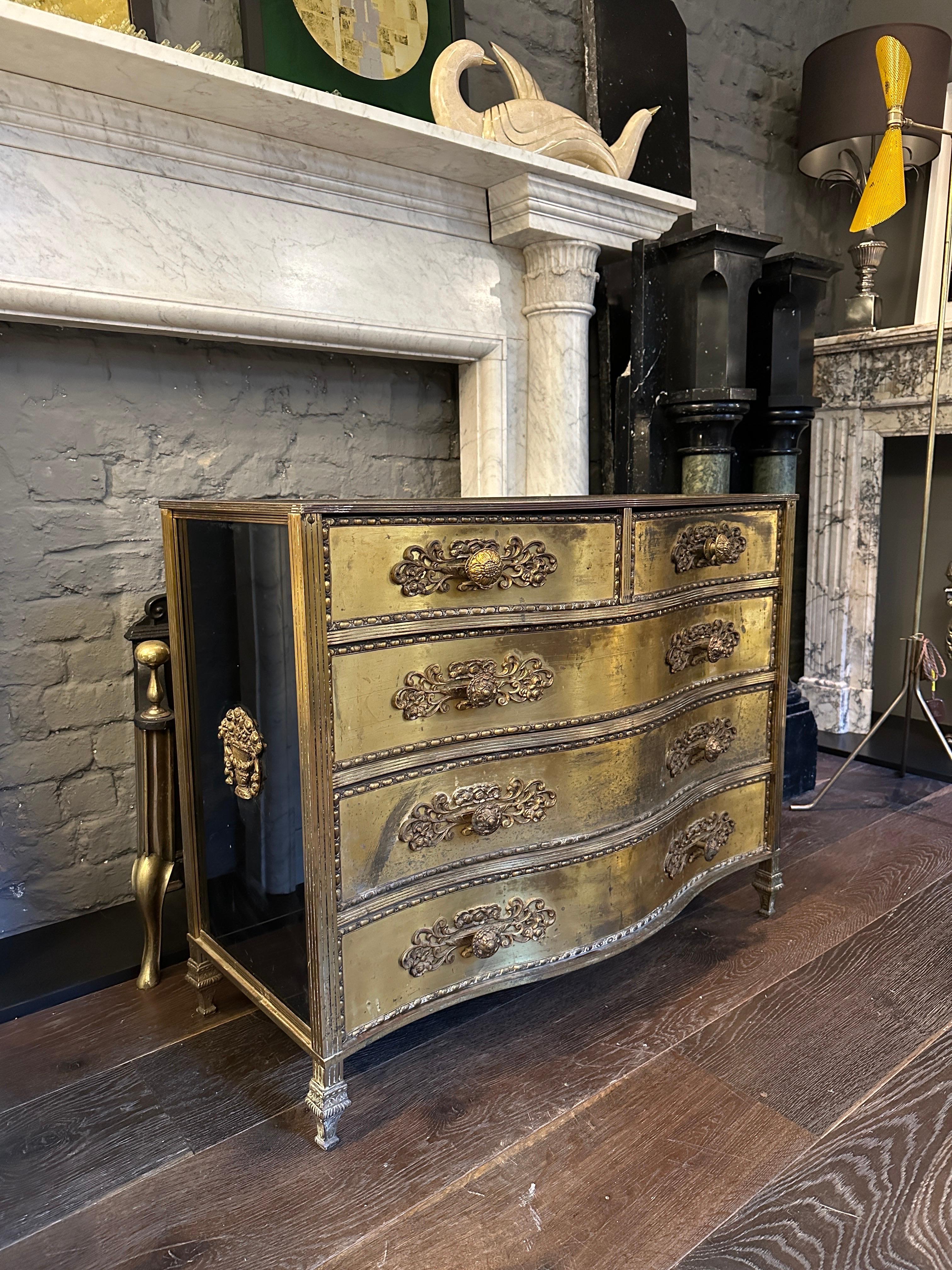 A Gilt Brass And Black Glass Serpentine Front Commode  In Good Condition For Sale In London, GB