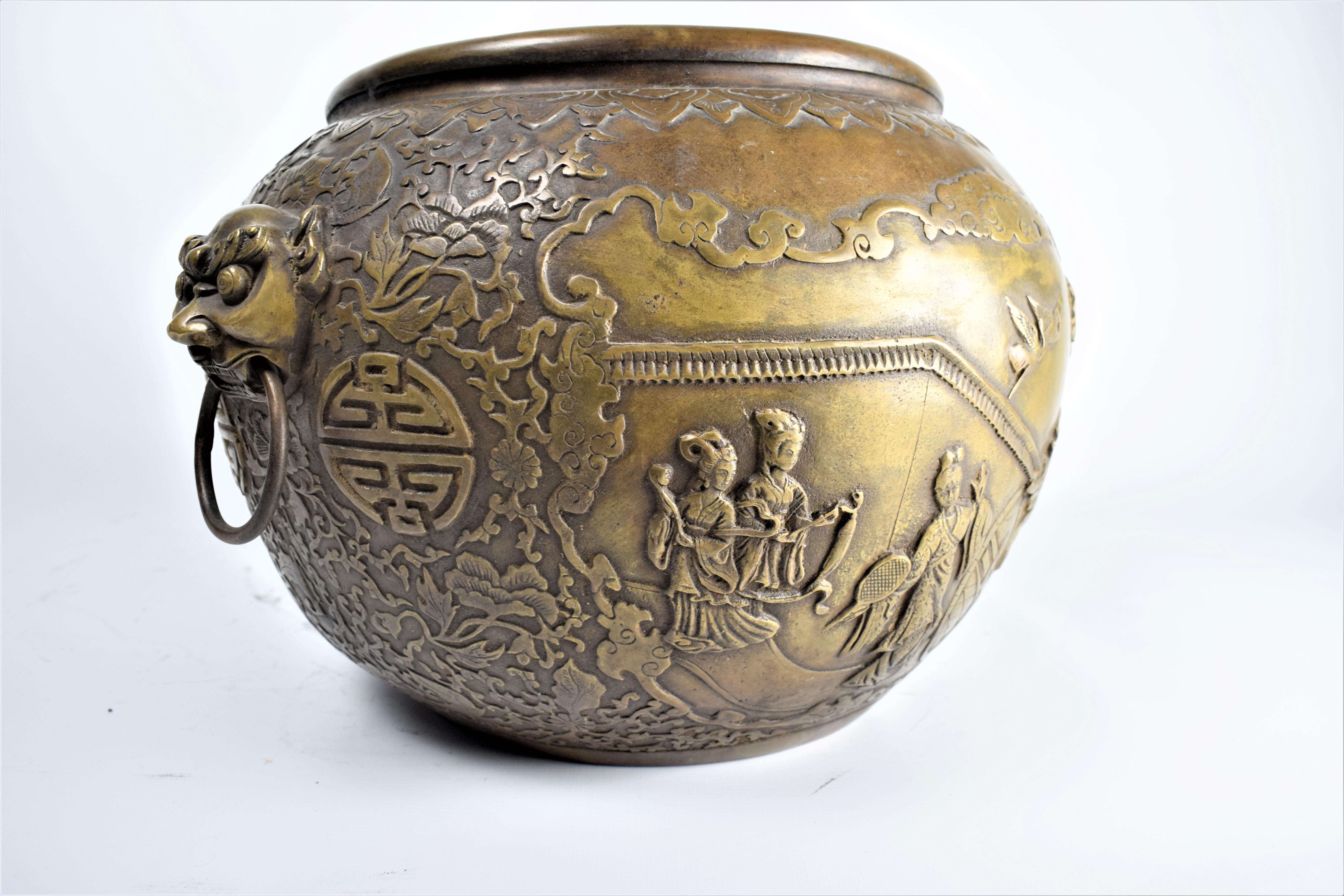 Gilt-Bronze Bowl, Qing Dynasty, Qianlong Period  In Good Condition For Sale In Islamabad, PK