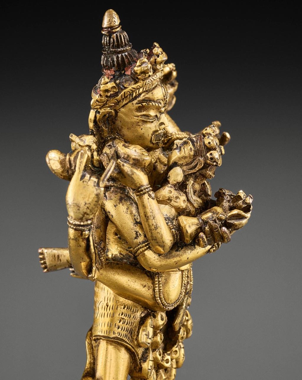 Tibétain Figure en bronze doré de Chakrasamvara et Vajravahari en vente