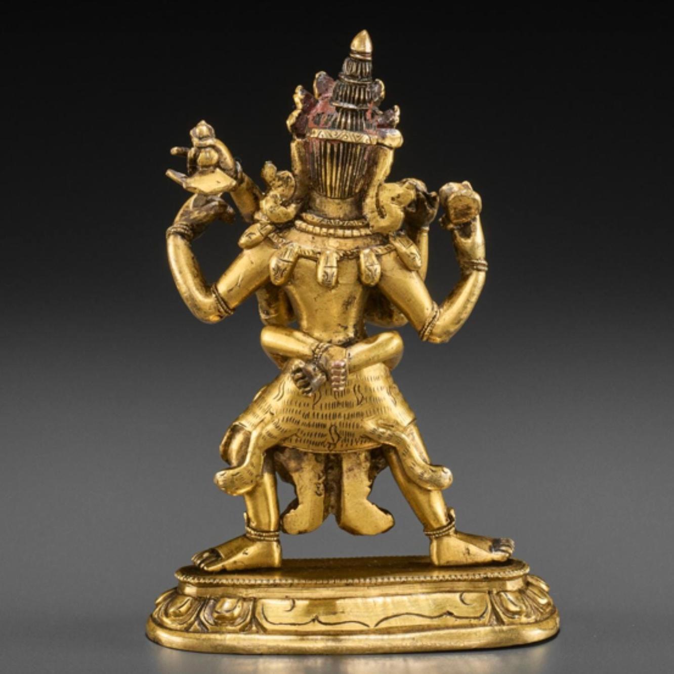 17ème siècle Figure en bronze doré de Chakrasamvara et Vajravahari en vente