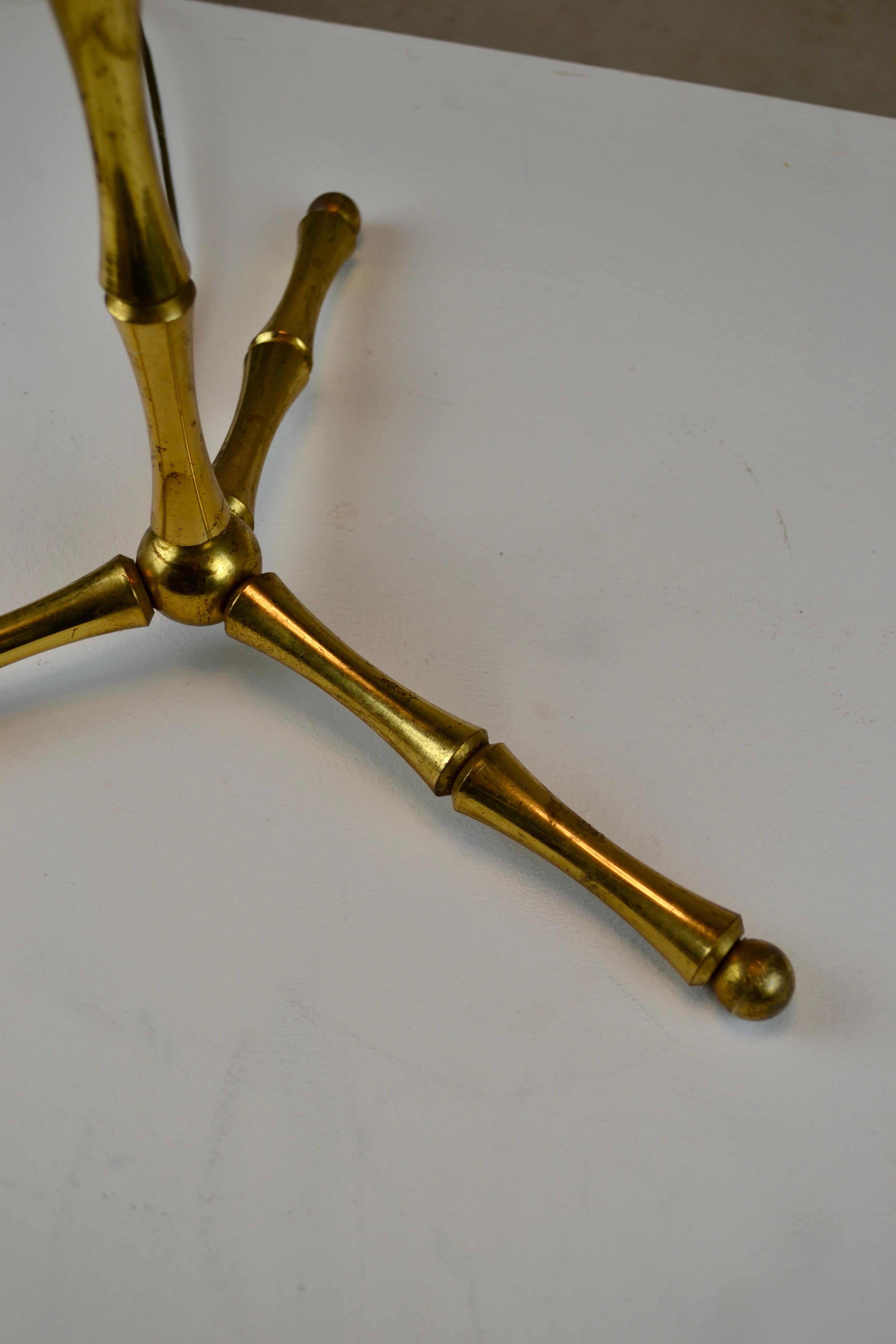 Hollywood Regency A gilt bronze floor lamp by Maison Bagues. France - 1950s For Sale