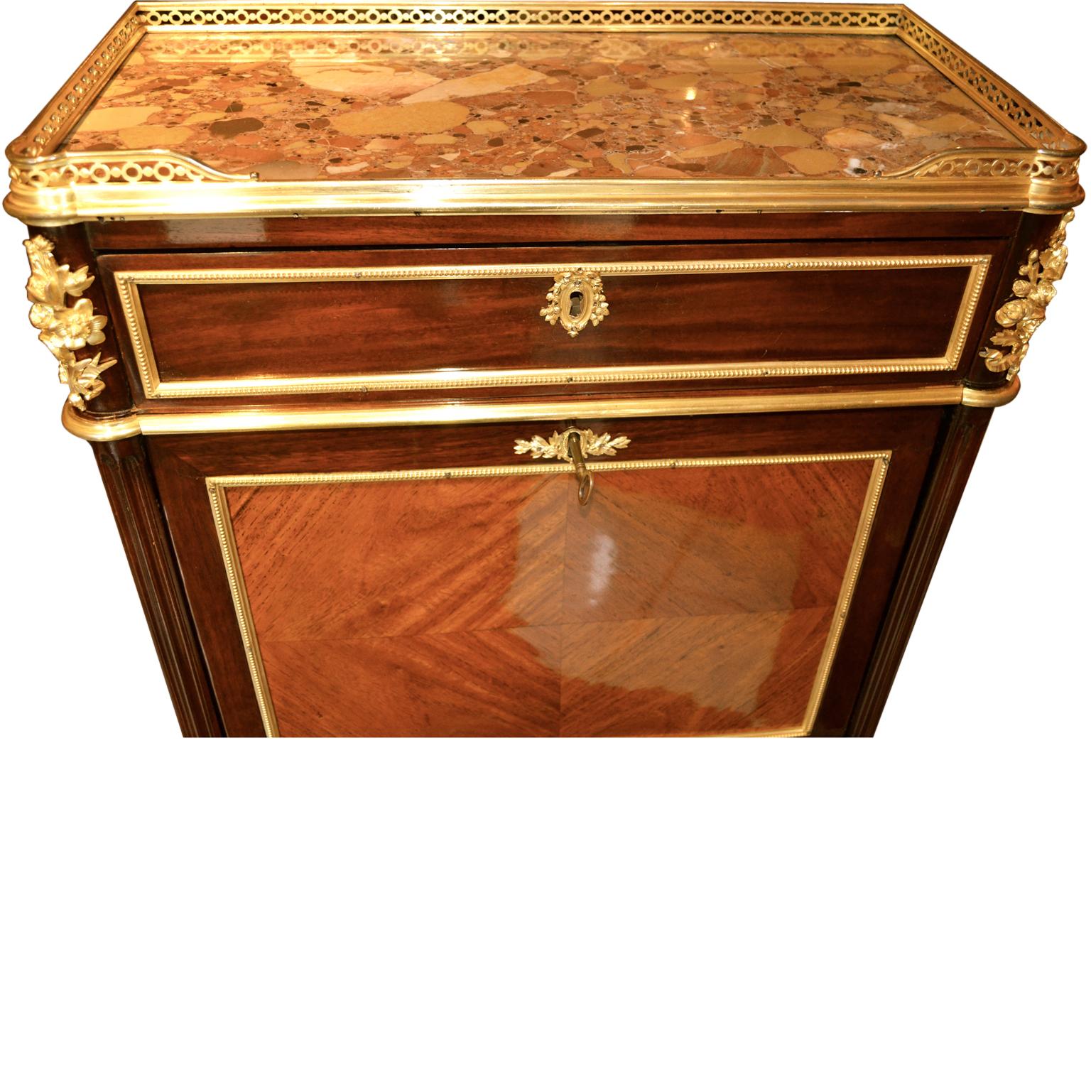Gilt Bronze Mounted 18th Century Louis XVI Mahogany and Satinwood Abbatant In Good Condition In Vancouver, British Columbia
