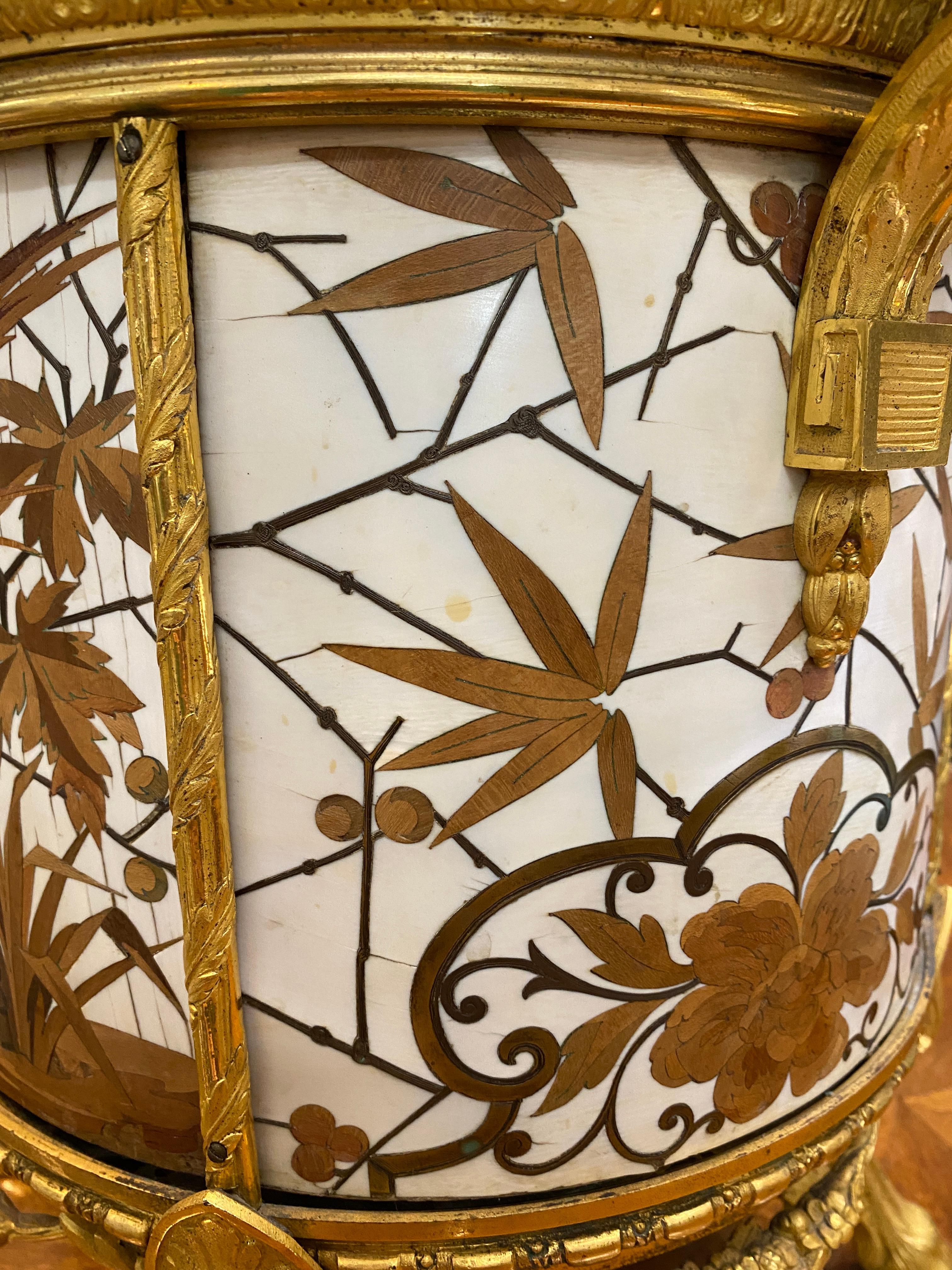 Jardinera de marquetería cloisonné de metal con montura de bronce dorado de Ferdinand Duvinage Fines del siglo XIX en venta