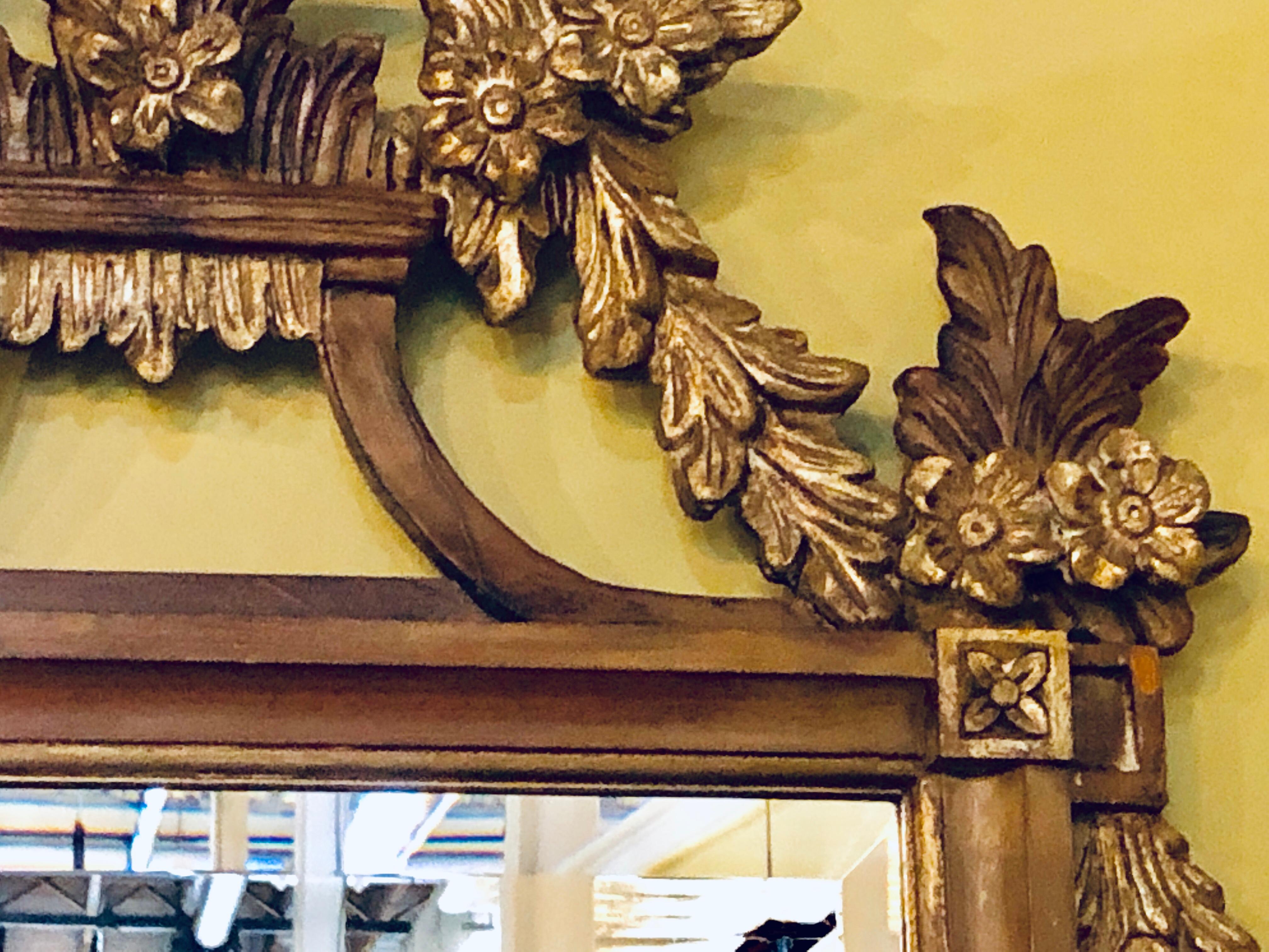 20th Century A Gilt Gold Italian Acanthus Leaf Carved Wall or Console Mirror For Sale