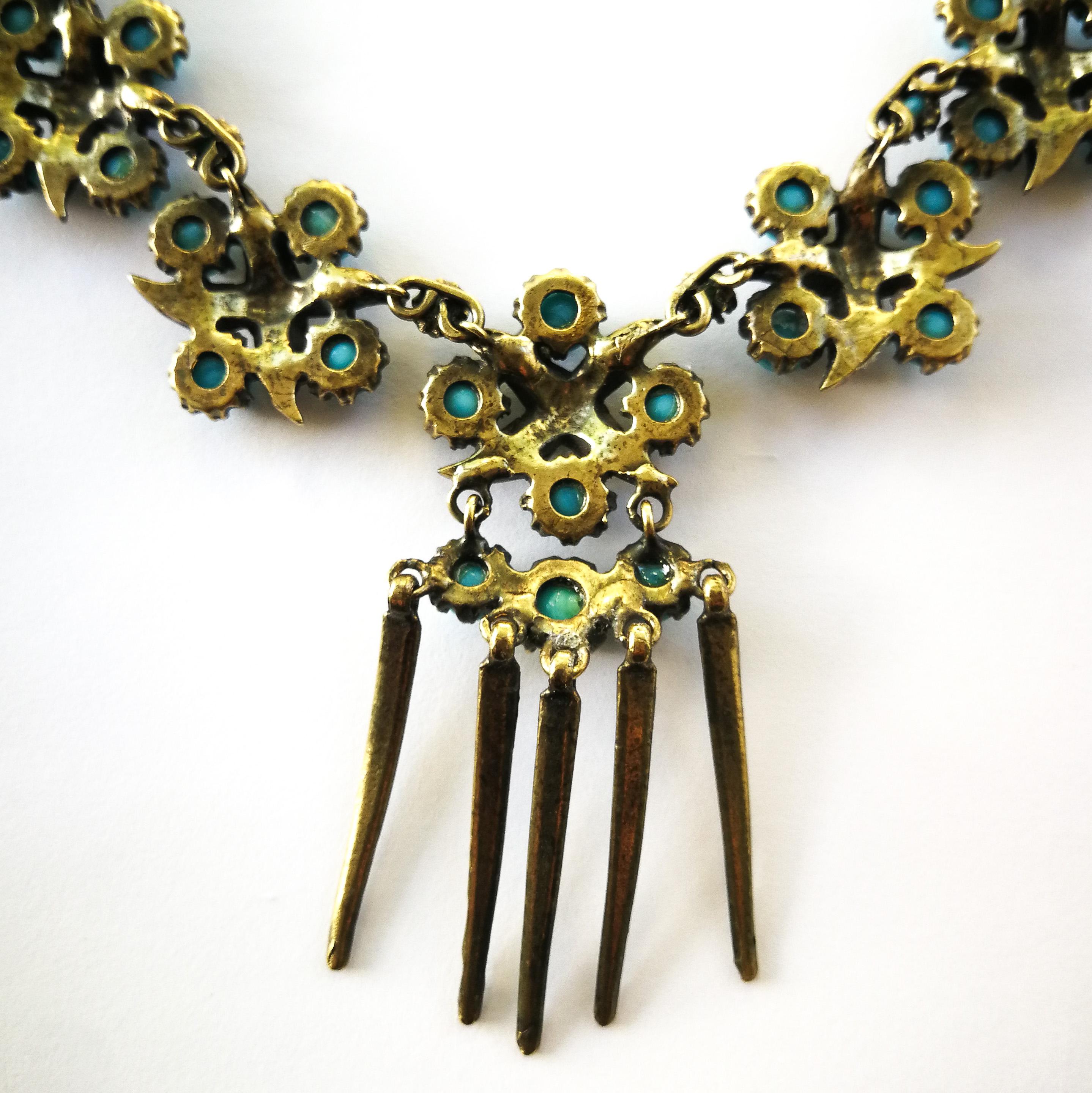 A gilt metal and turquoise glass bead sautoir necklace, Christian Dior, 1950s. For Sale 2
