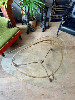 Mesa baja de hierro forjado dorado de Maison Ramsay