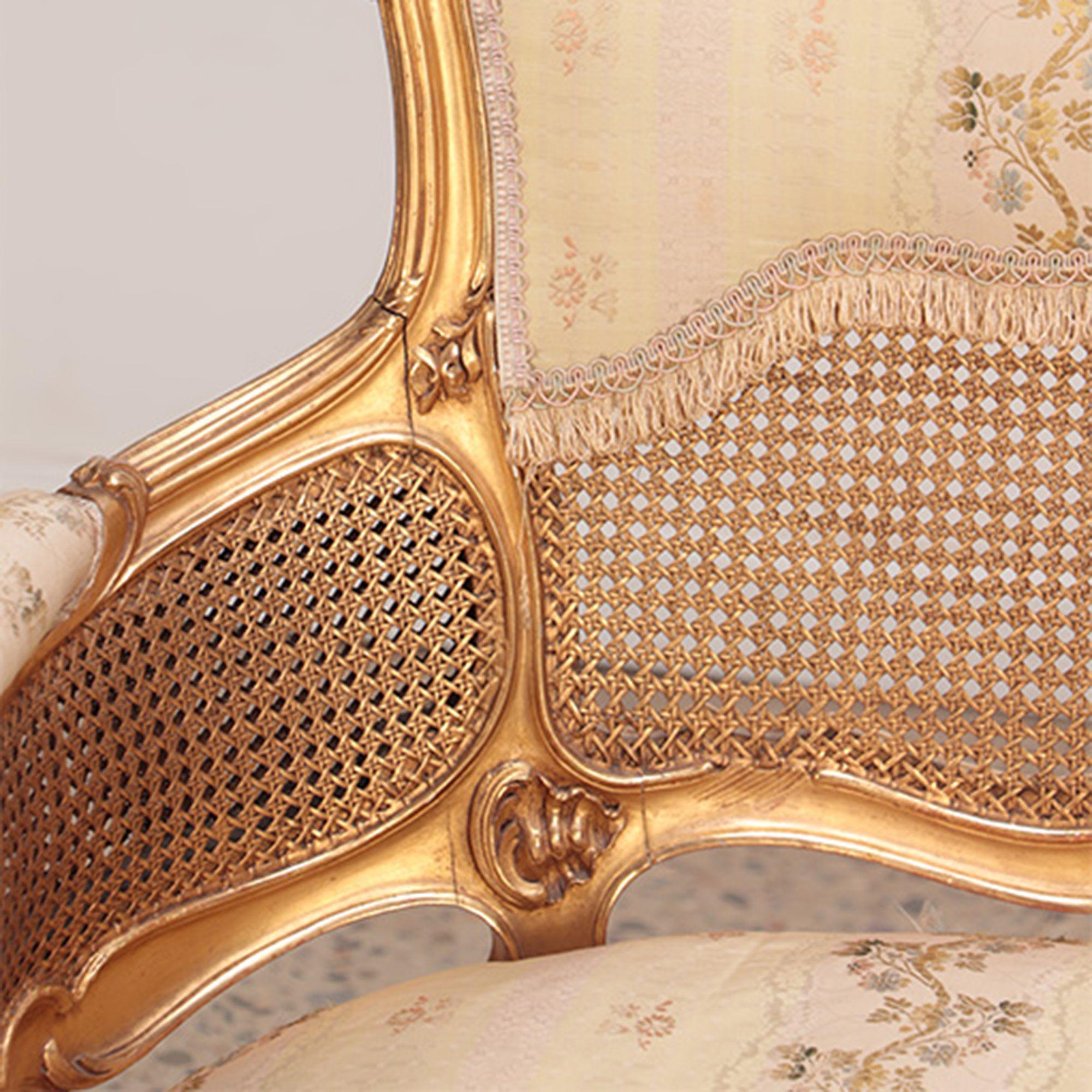 Early 20th Century Giltwood and Carved French Louis XV Style Settee, circa 1900 For Sale