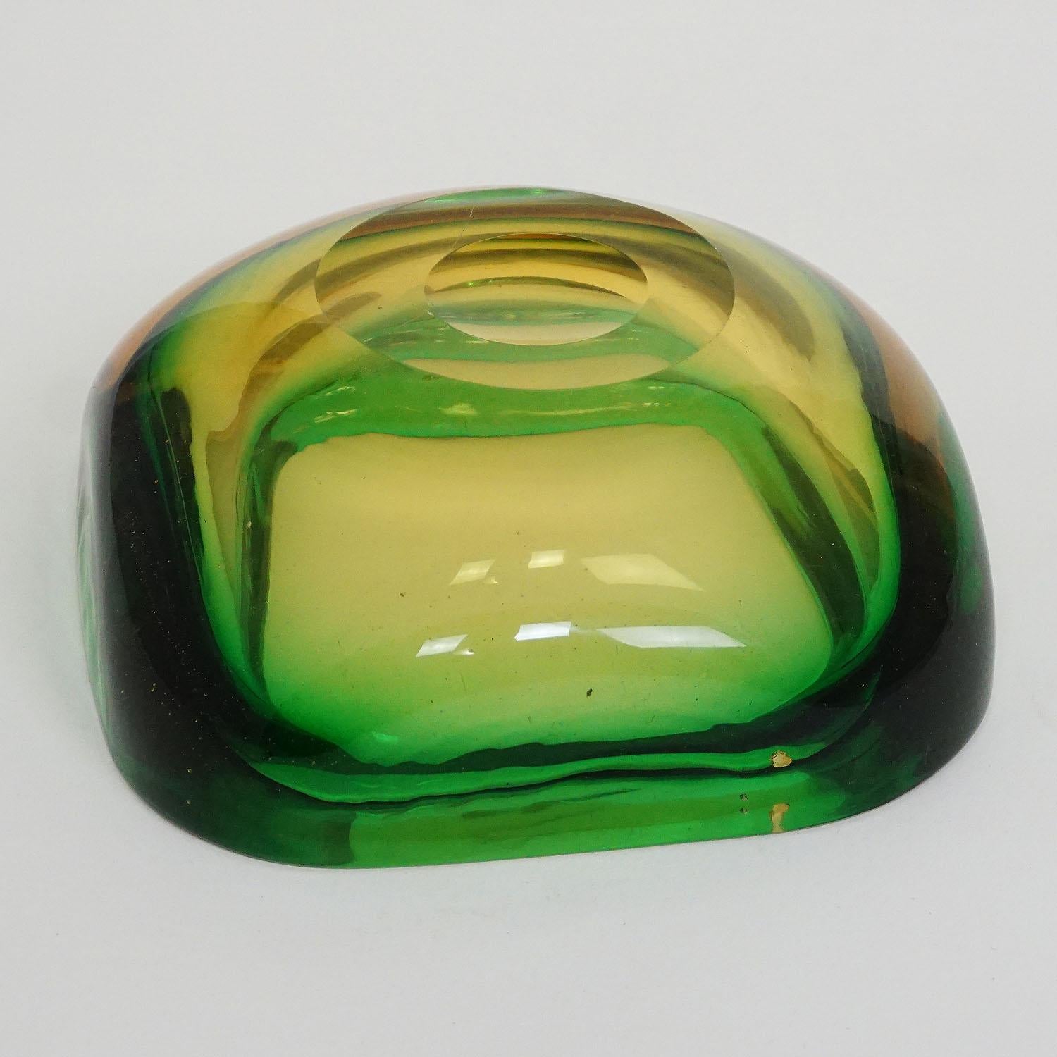 20th Century Gino Cenedese Attributed Sommerso Glass Bowl, circa 1960