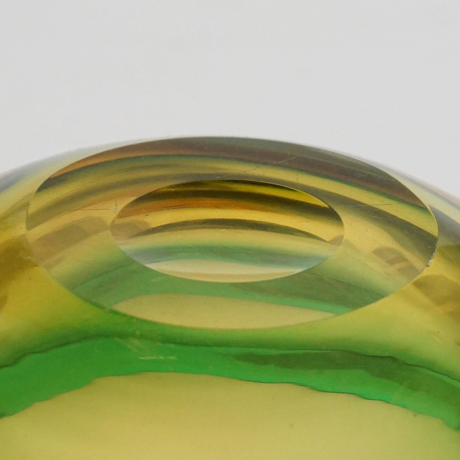 Art Glass Gino Cenedese Attributed Sommerso Glass Bowl, circa 1960