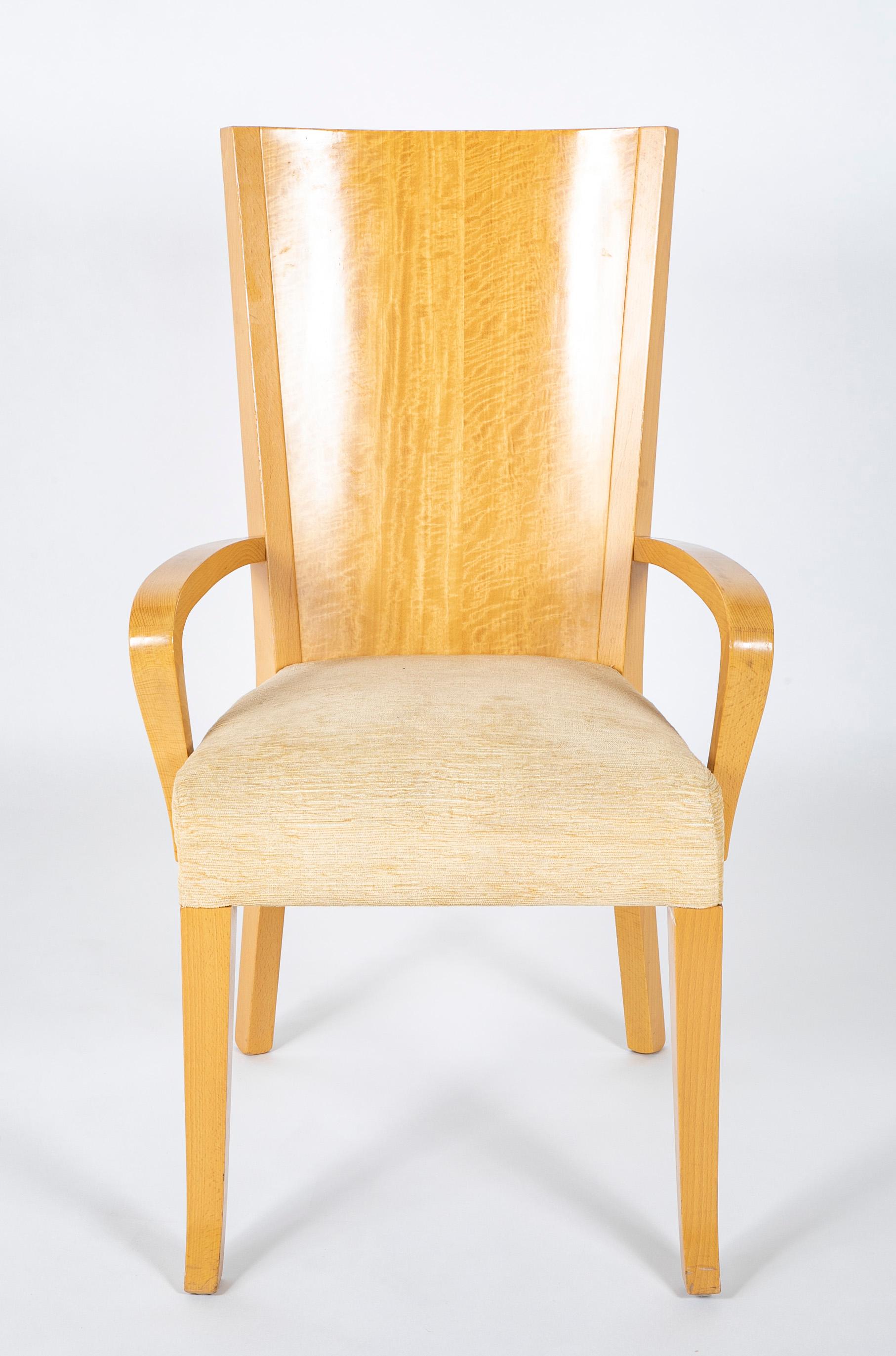 Ein Satz von zwölf Esszimmerstühlen aus satiniertem Wurzelholz der Giorgio Collection mit Hochglanzoberfläche, darunter zwei Armstühle und 10 Beistellstühle.